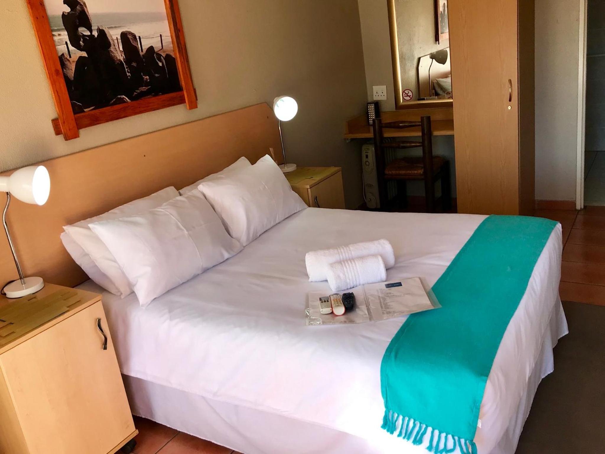Double Room - Photo 18