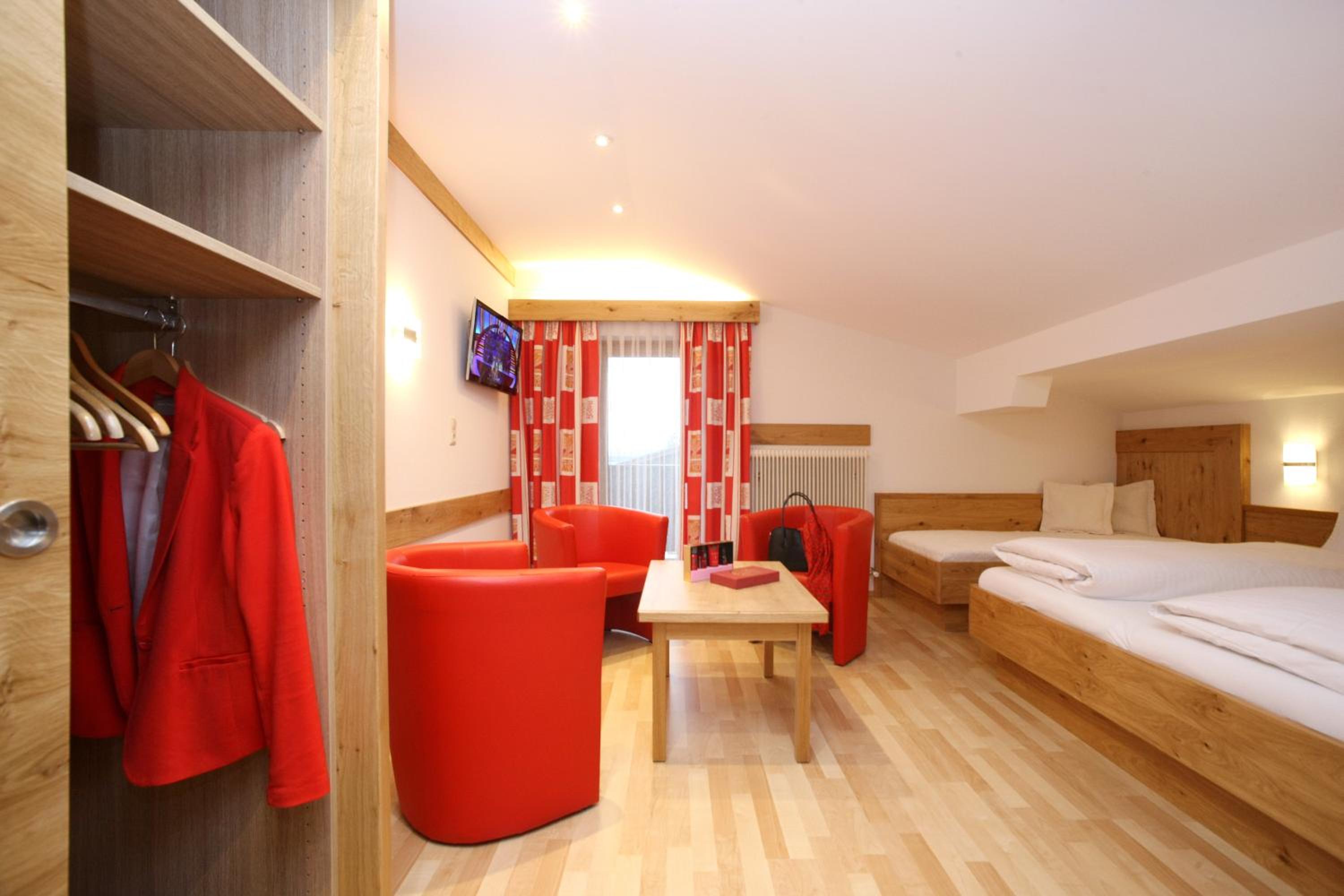 One-Bedroom Apartment (3 Adults) photo 3