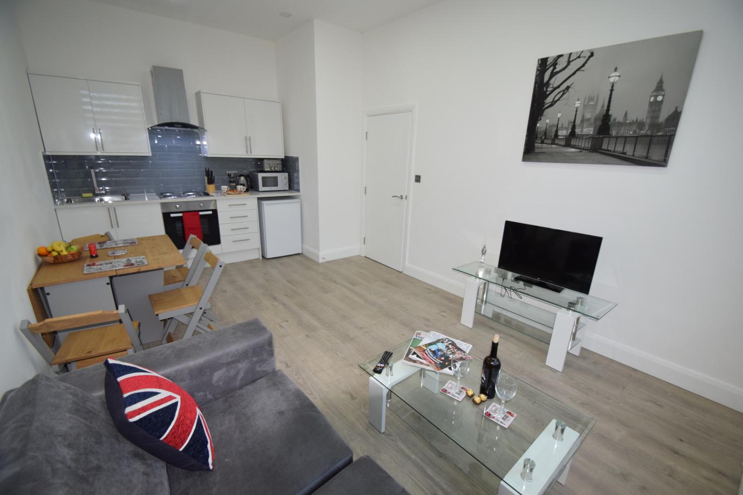 Apartment photo 1