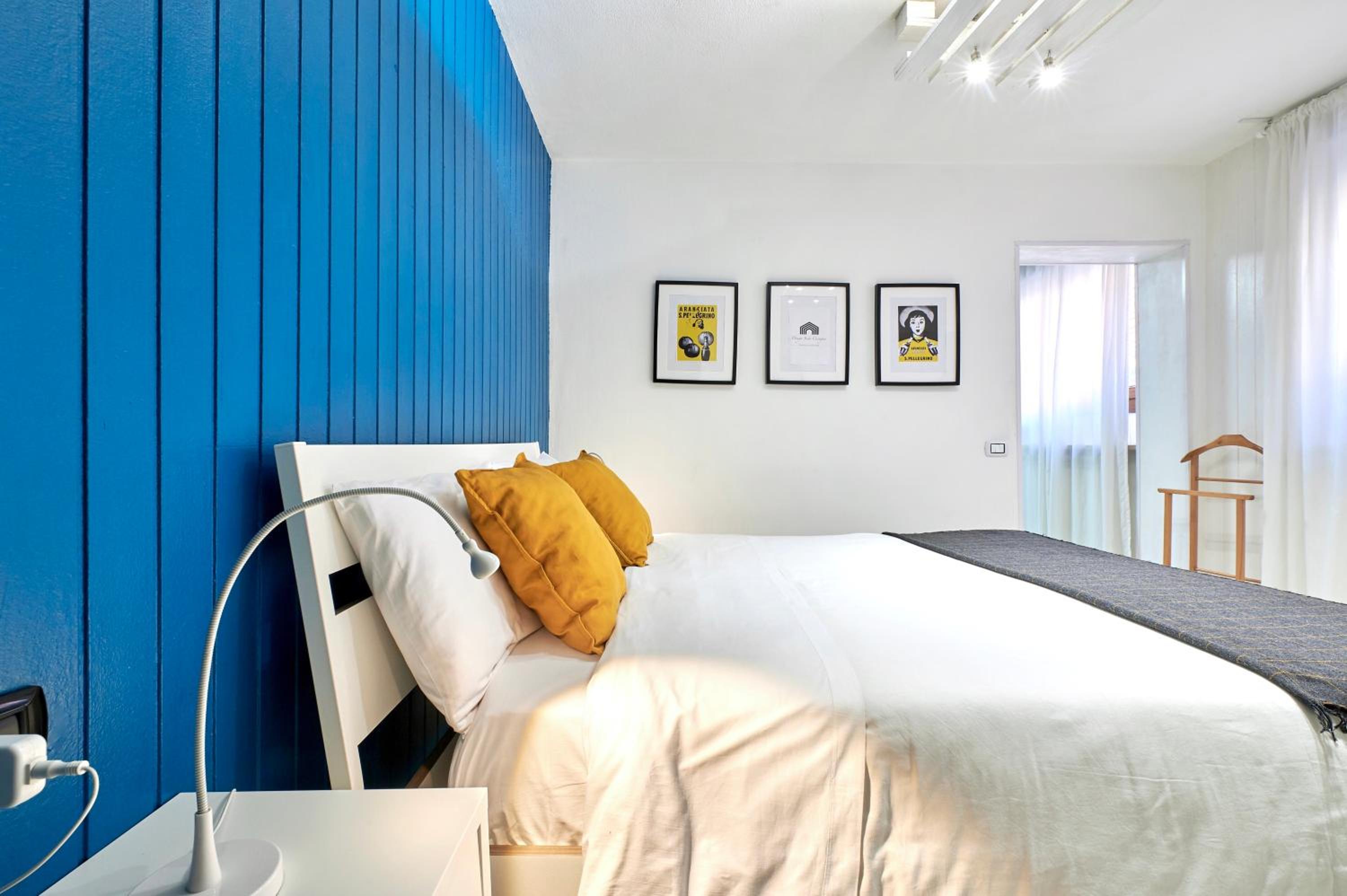 Suite - Photo 1