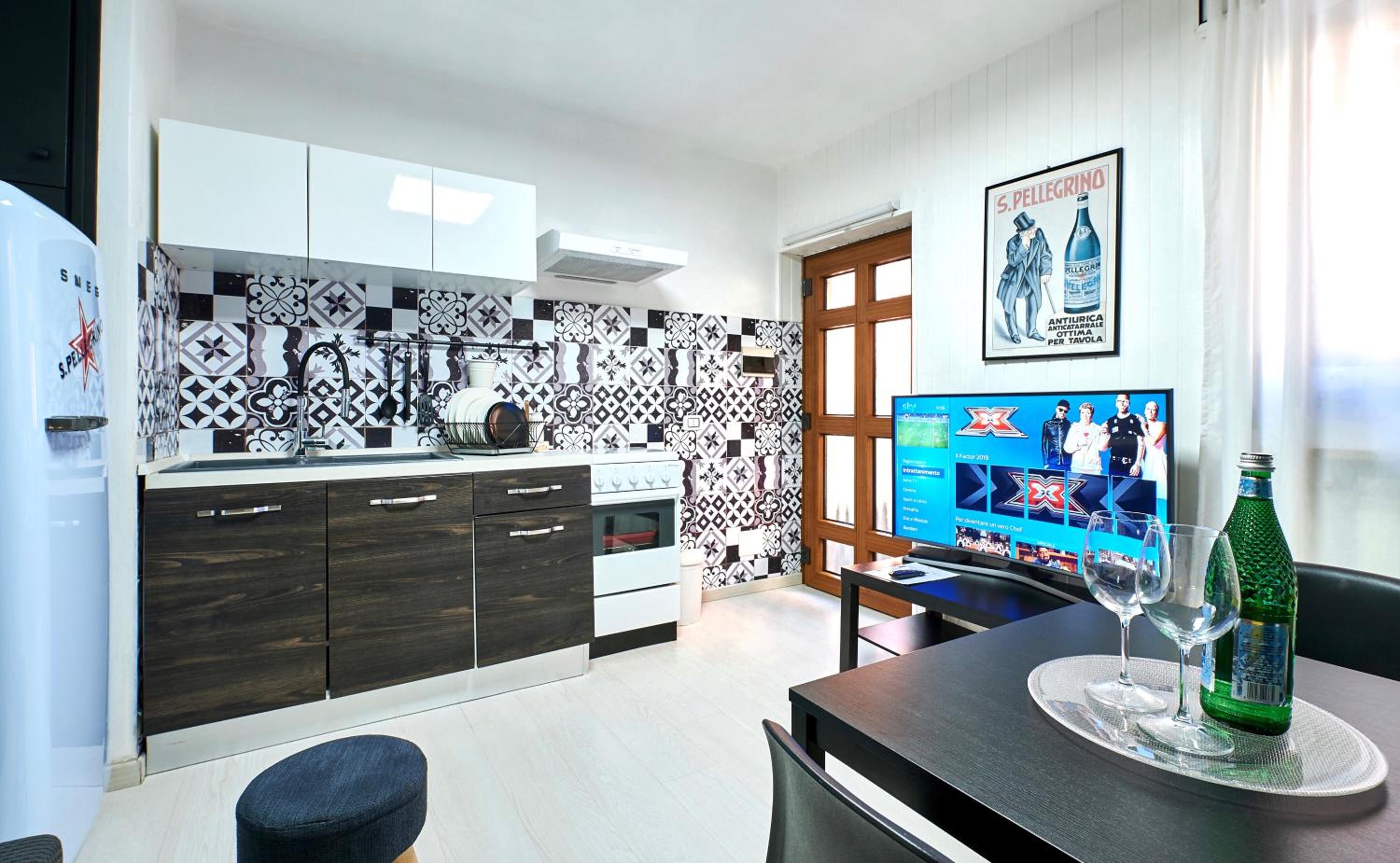 Suite - Photo 39