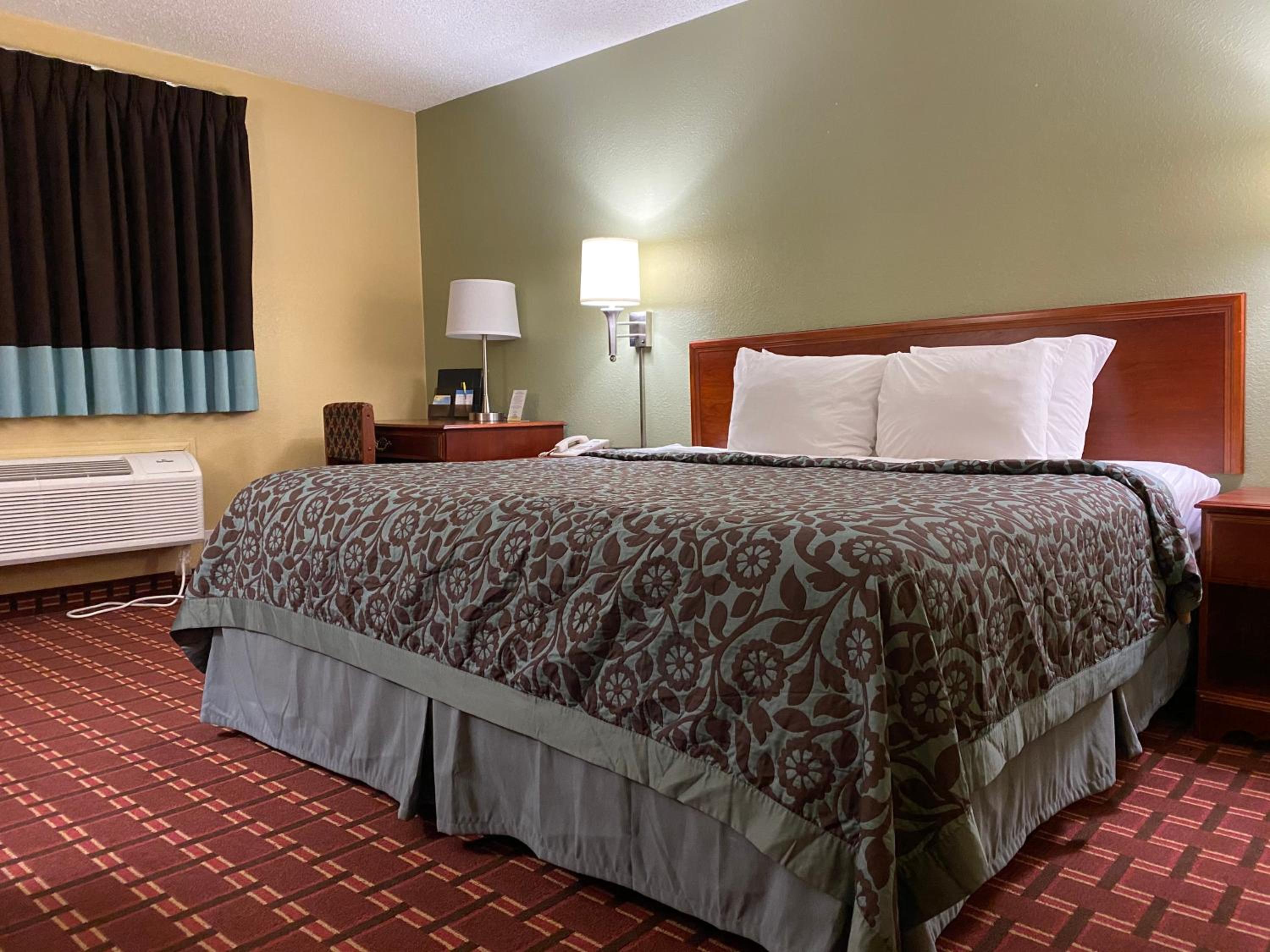 King Room - Disability Access/Non-Smoking - Photo 1