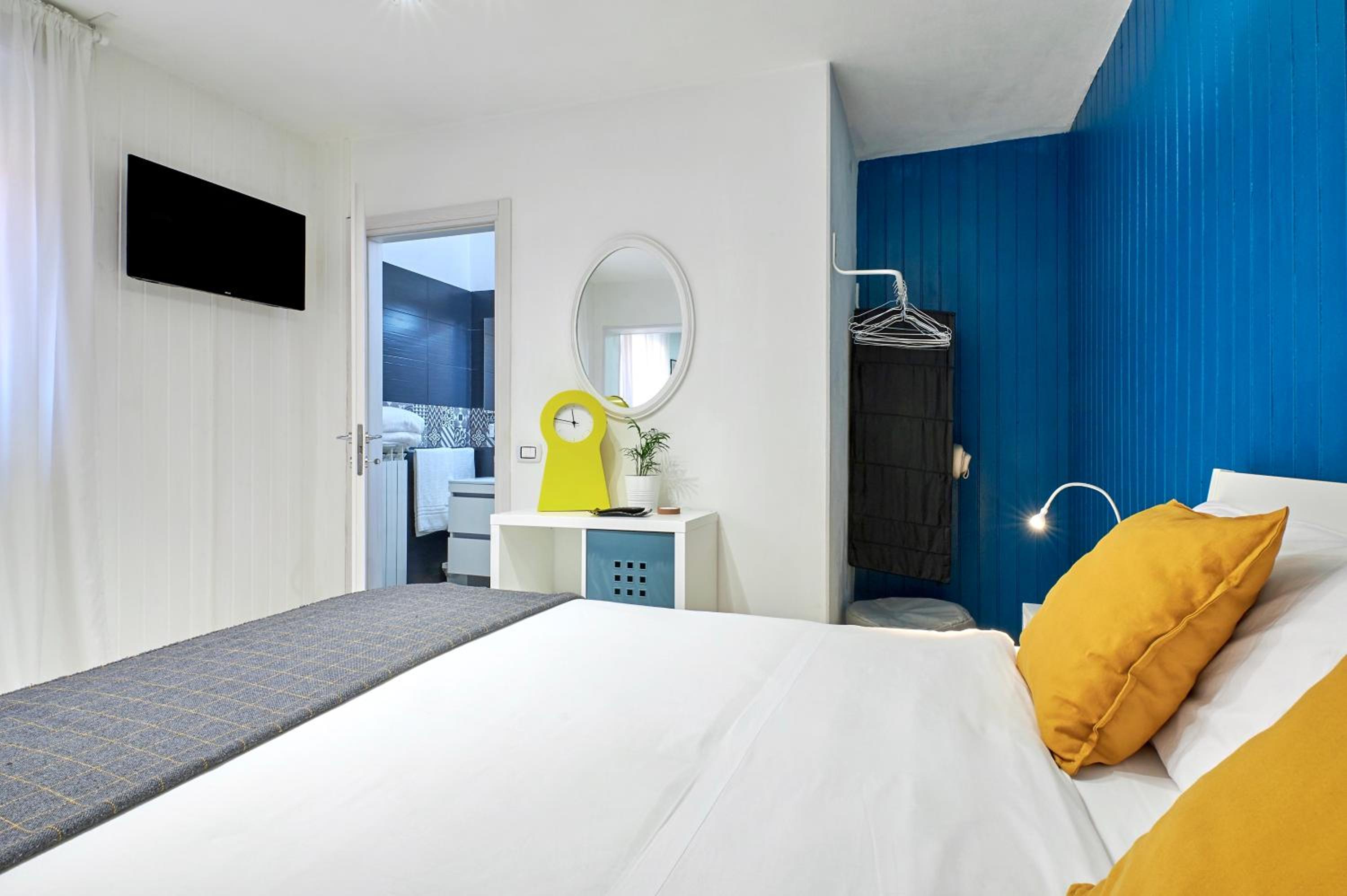 Suite - Photo 14