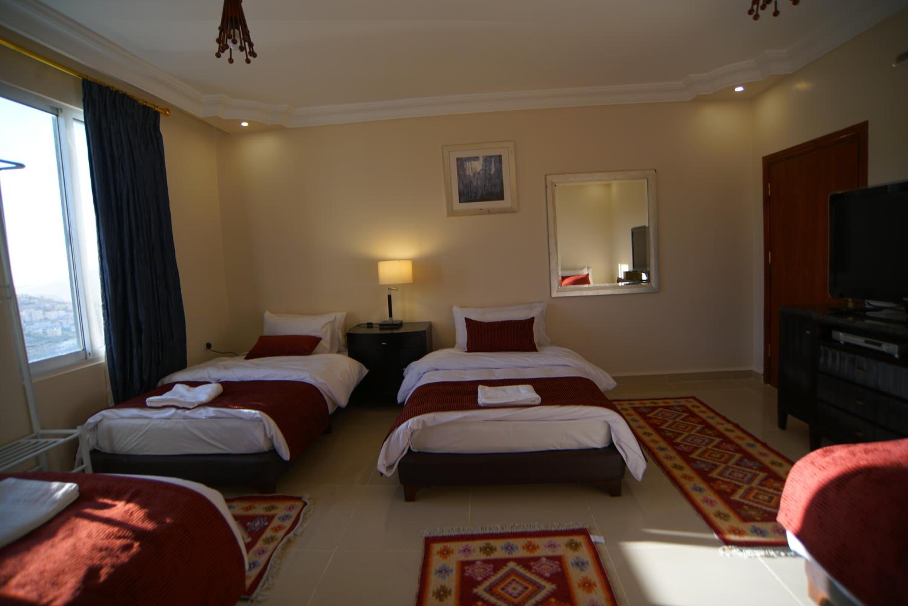 Quadruple Room with Mountain View - Photo 6