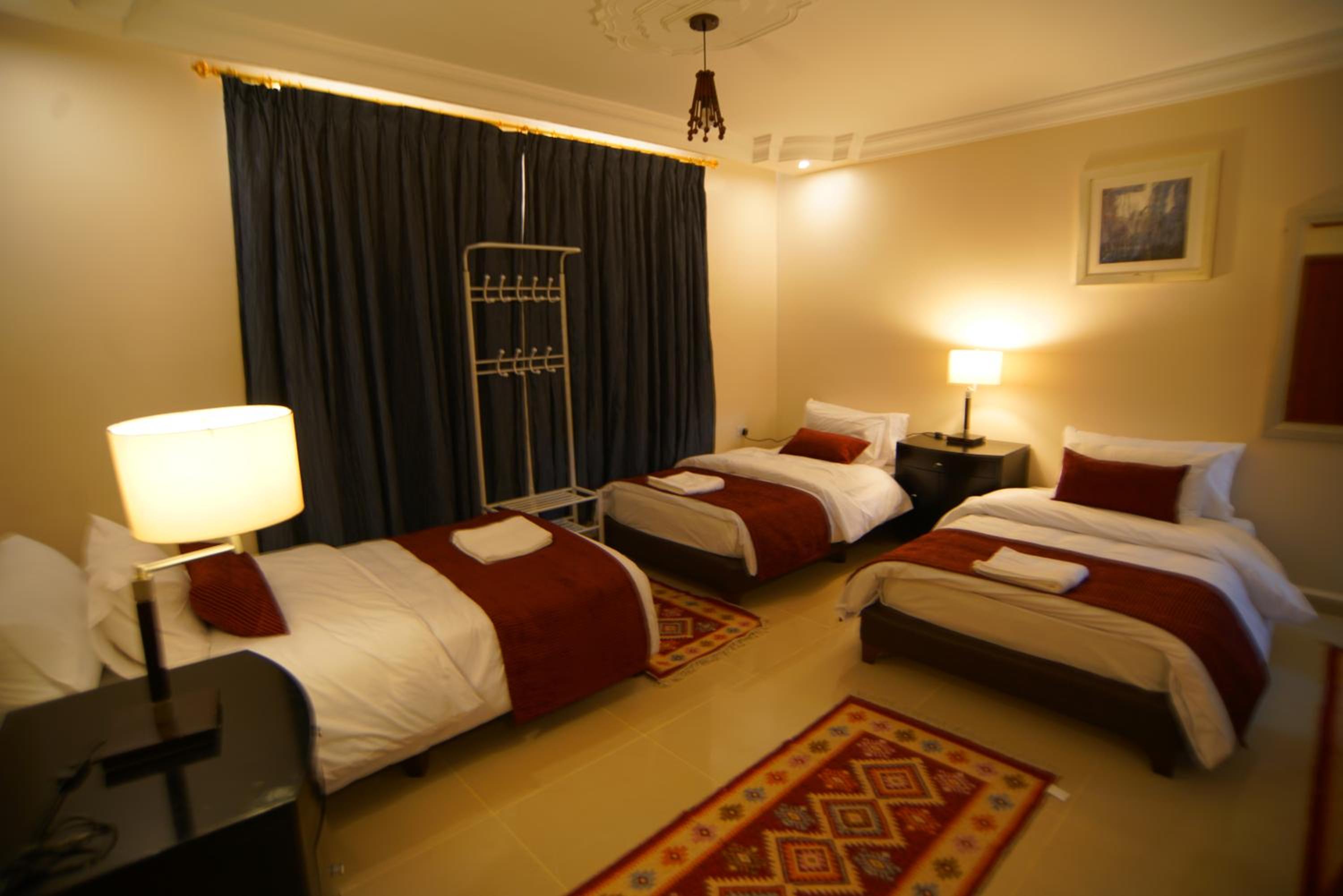 Quadruple Room with Mountain View - Photo 10