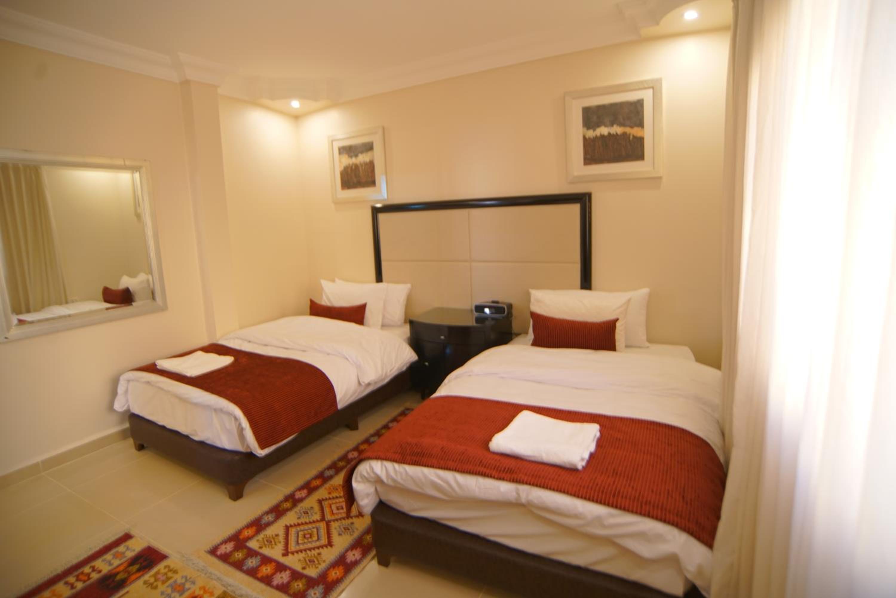 Twin Room with Balcony - Photo 5
