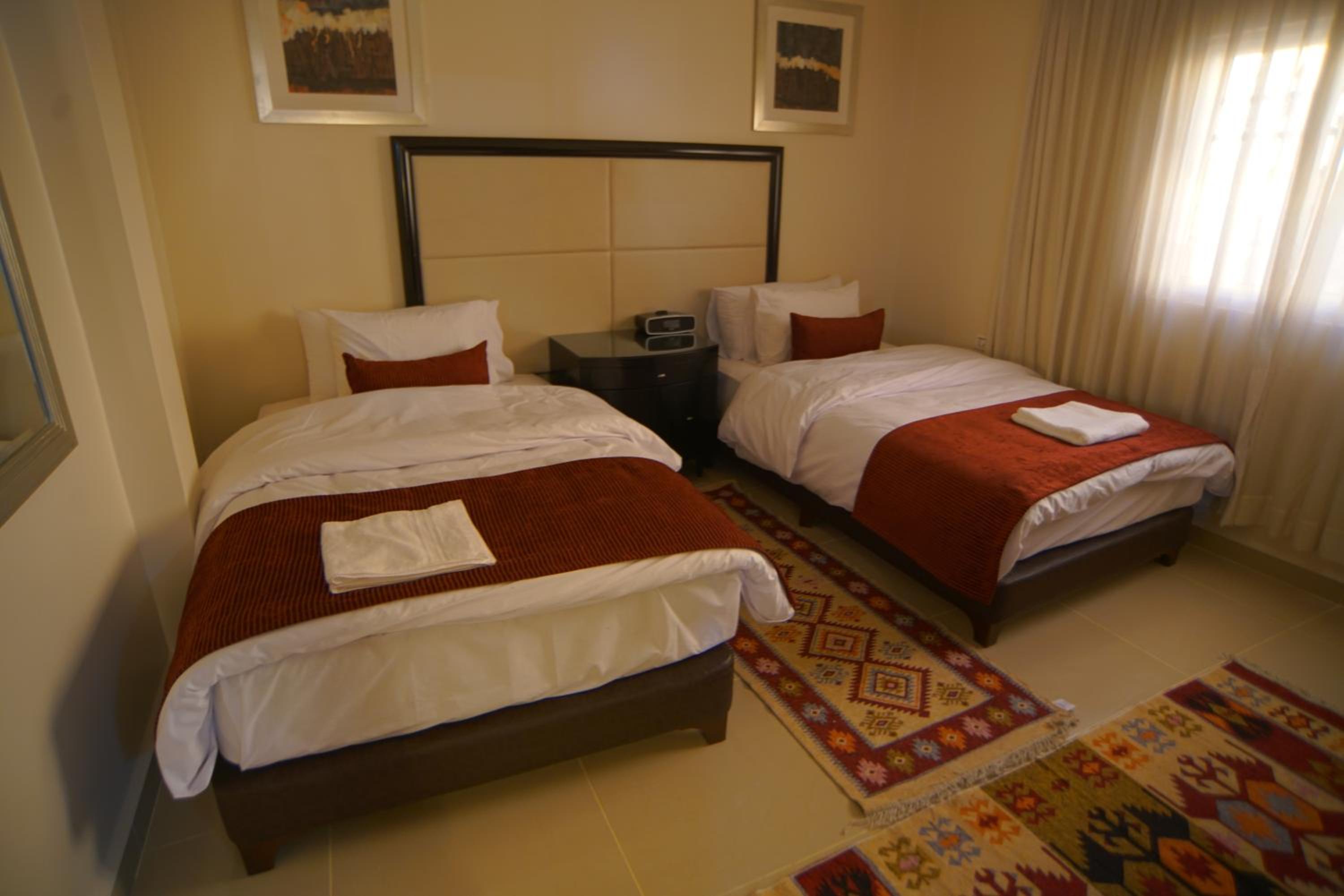 Twin Room with Balcony - Photo 15