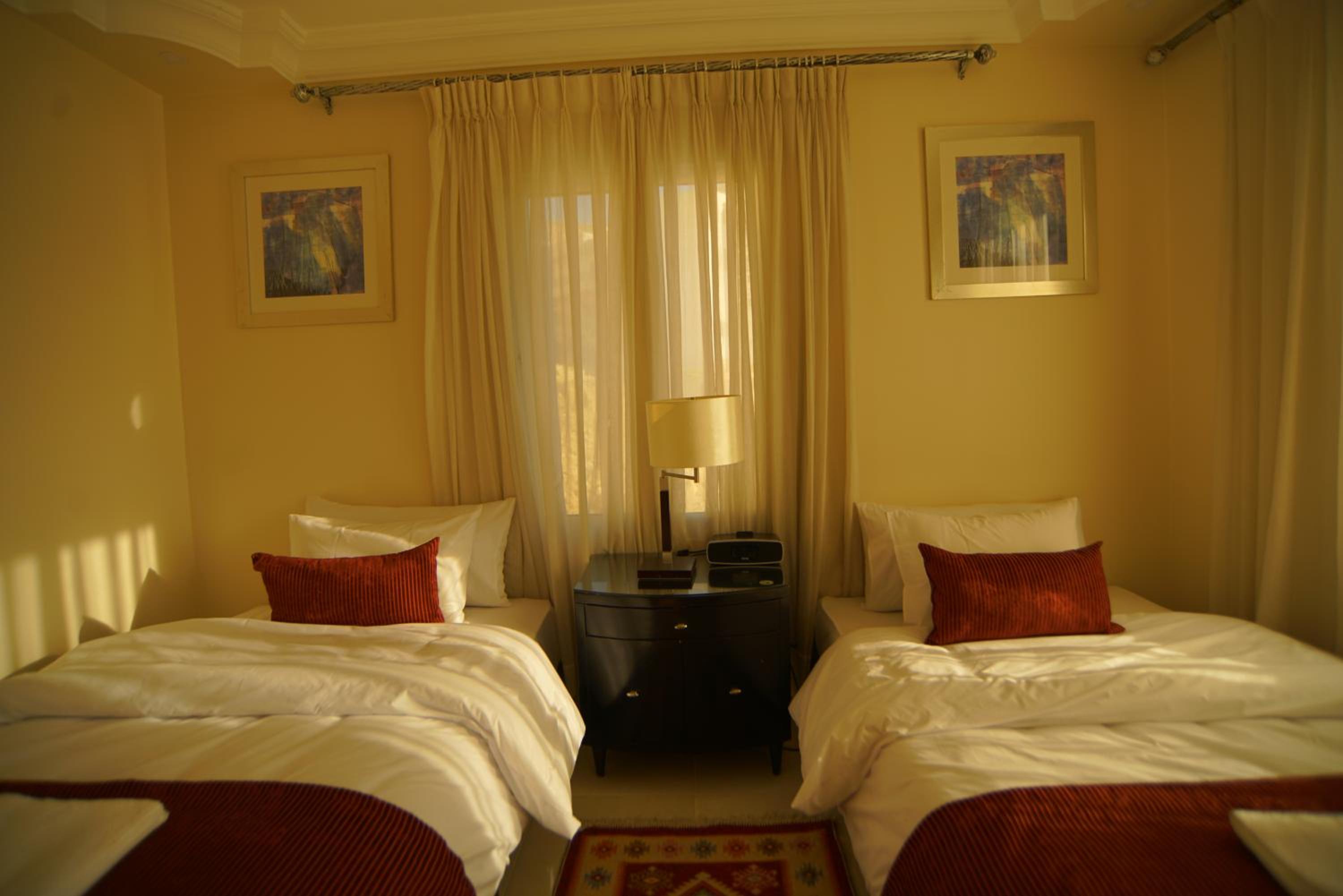 Twin Room with Balcony - Photo 11