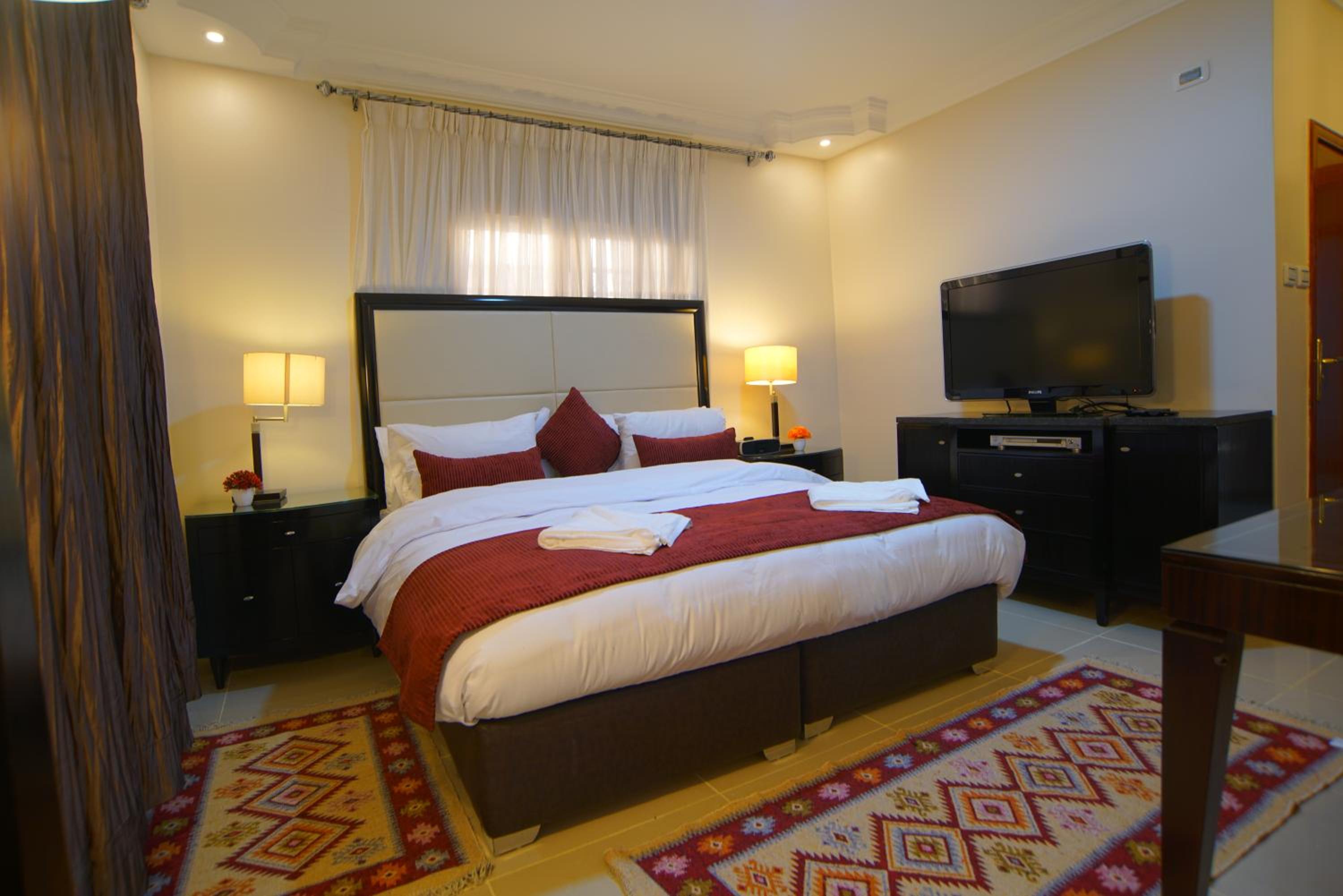 Deluxe Double Room - Photo 11