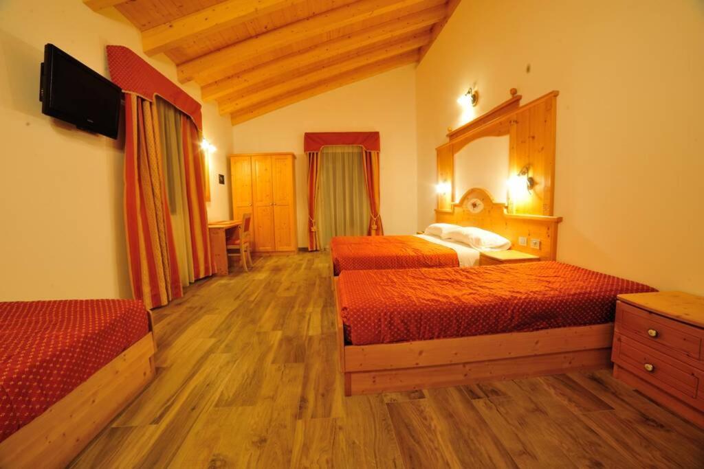 King Room with Lake View photo 2
