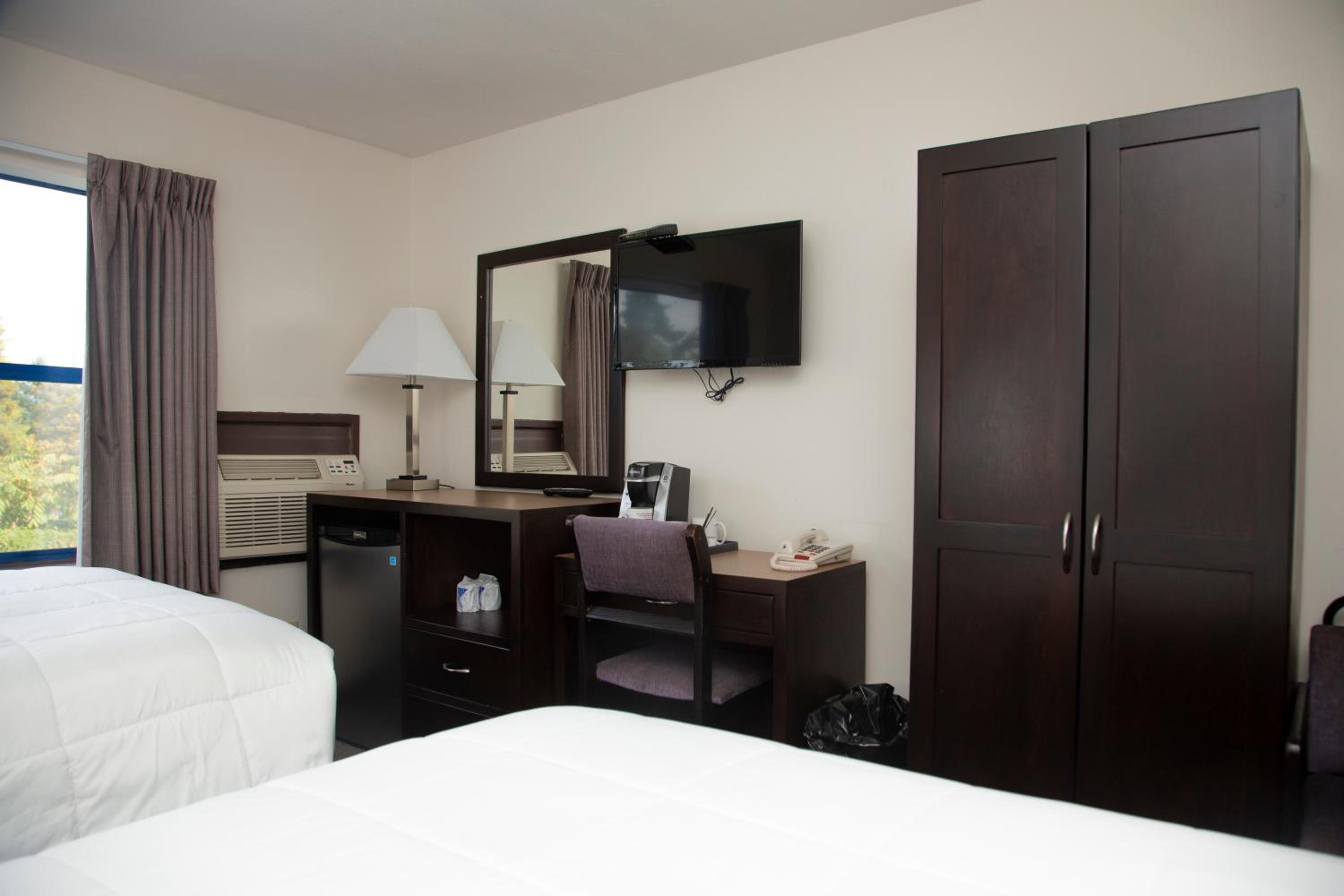 Standard Double Room with Two Double Beds - Photo 6