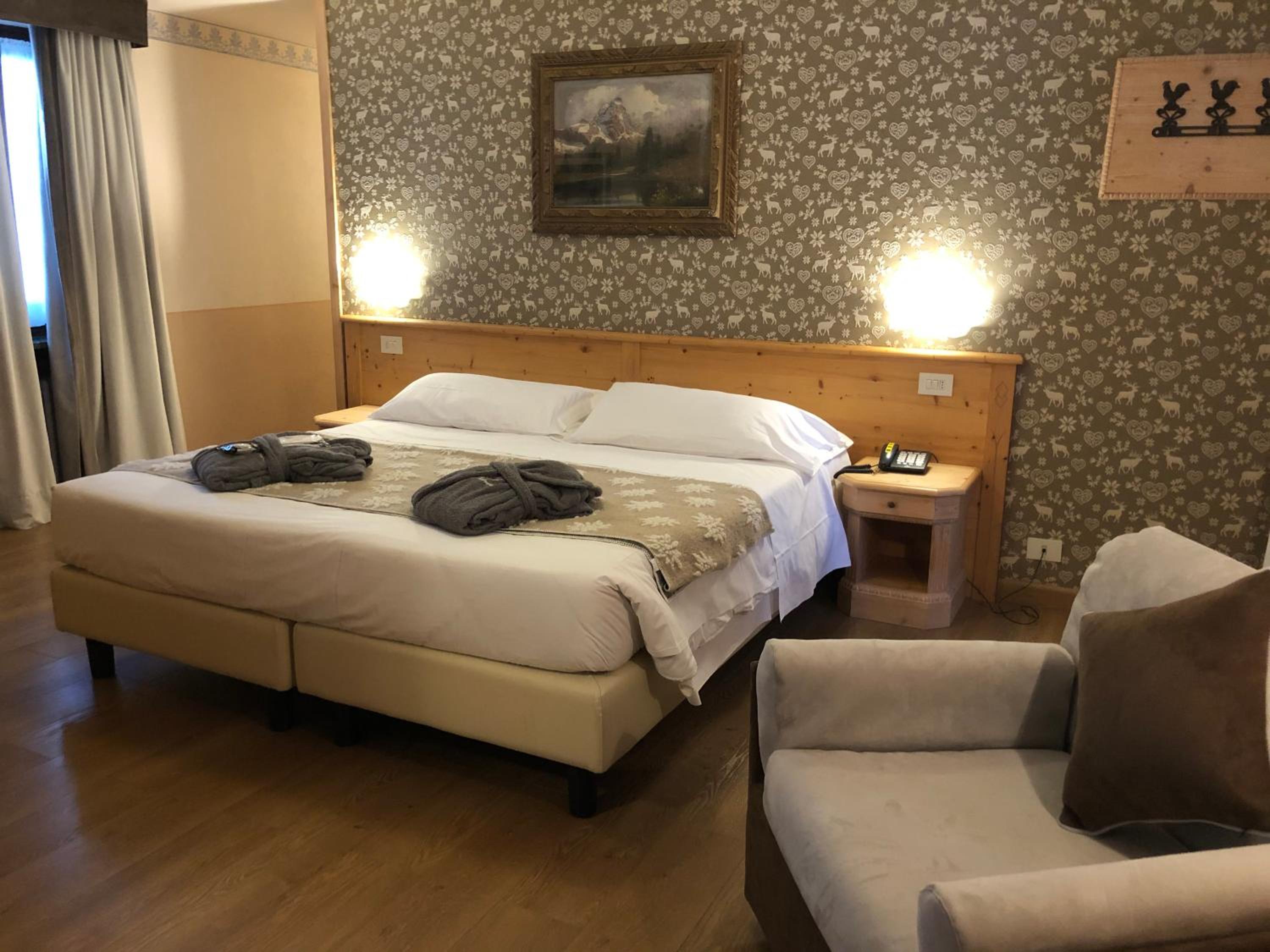Superior Double or Twin Room - Photo 9