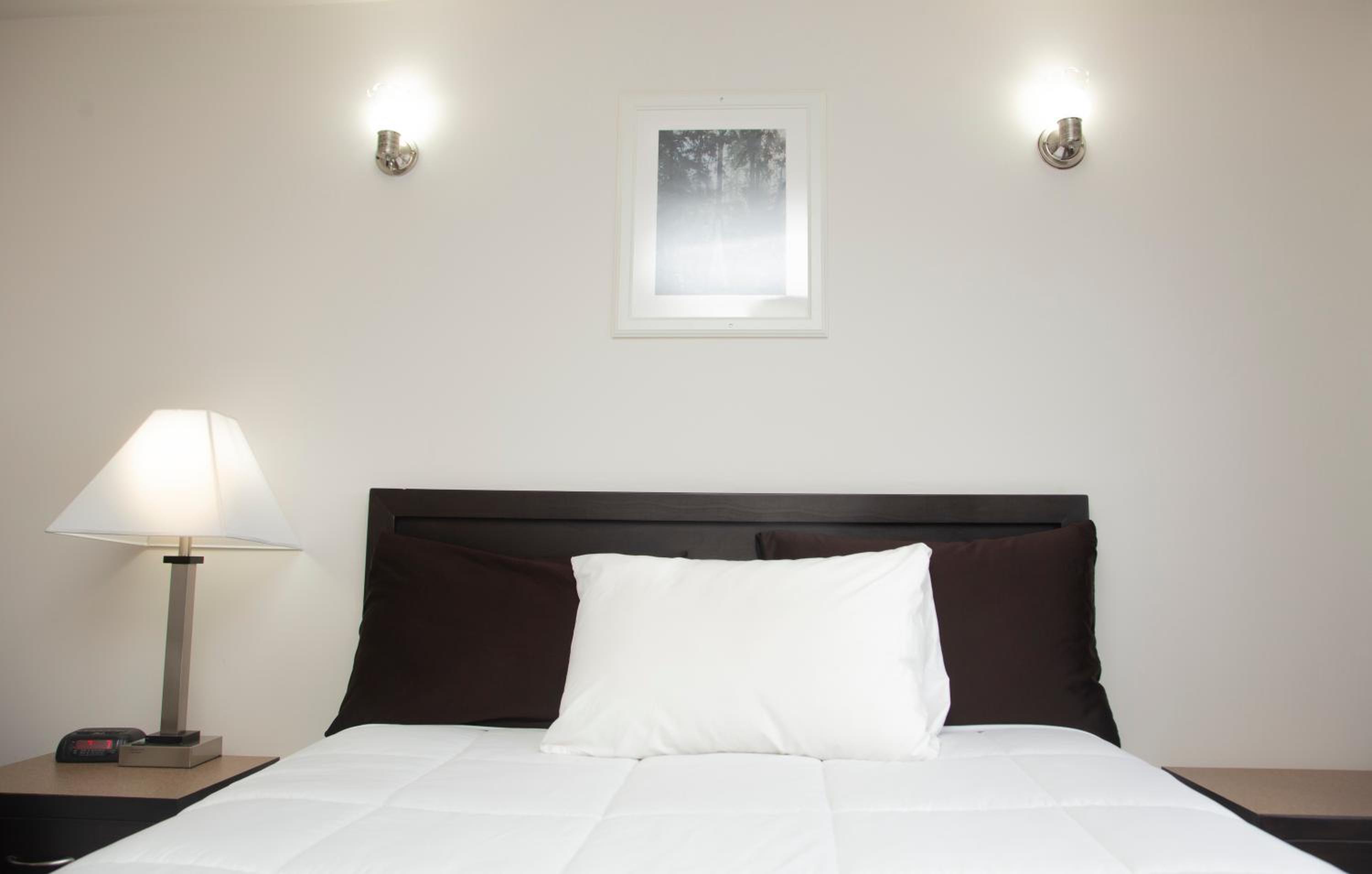 Standard Queen Room - Photo 2
