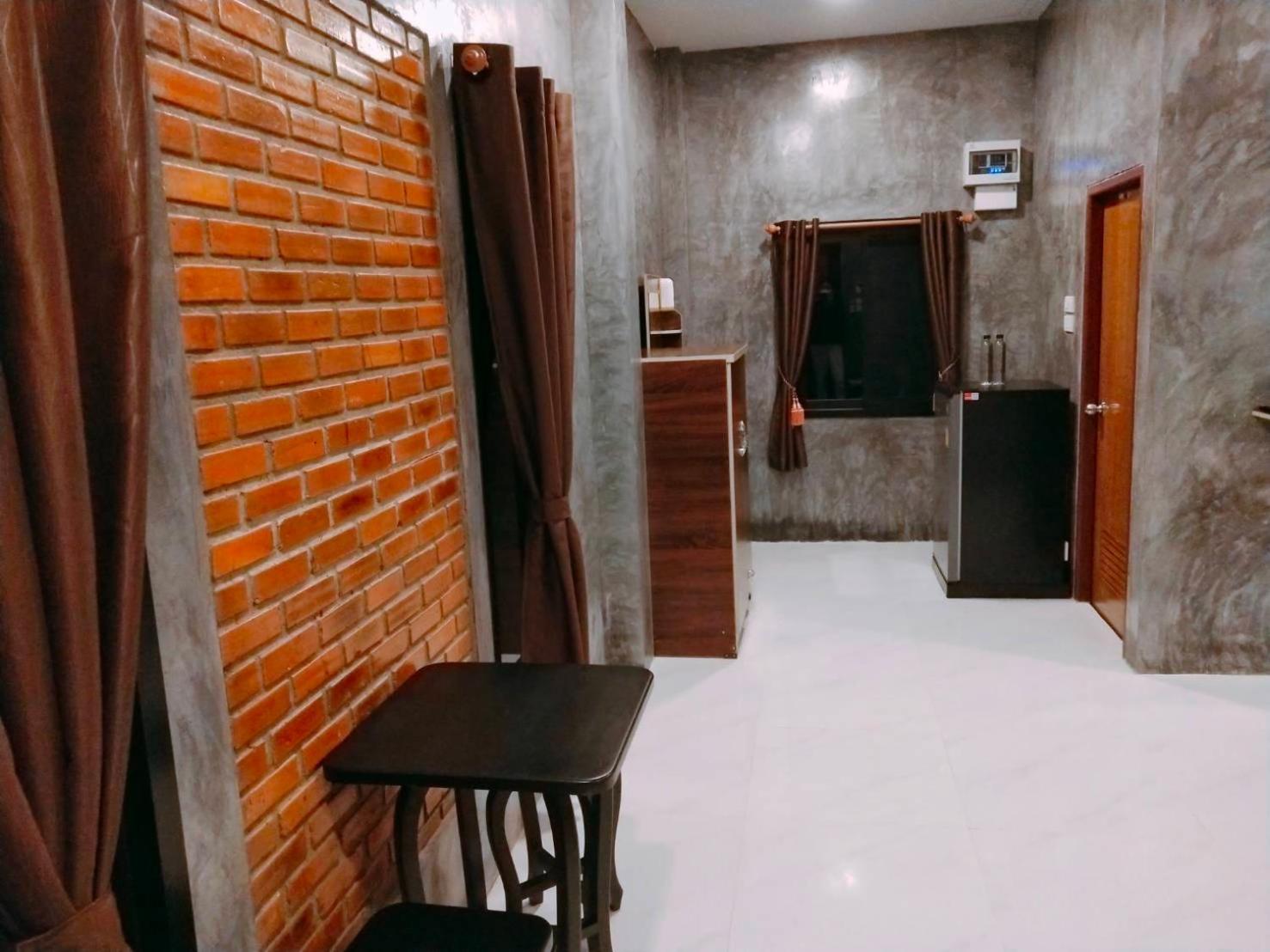 Deluxe Double Room - Photo 9