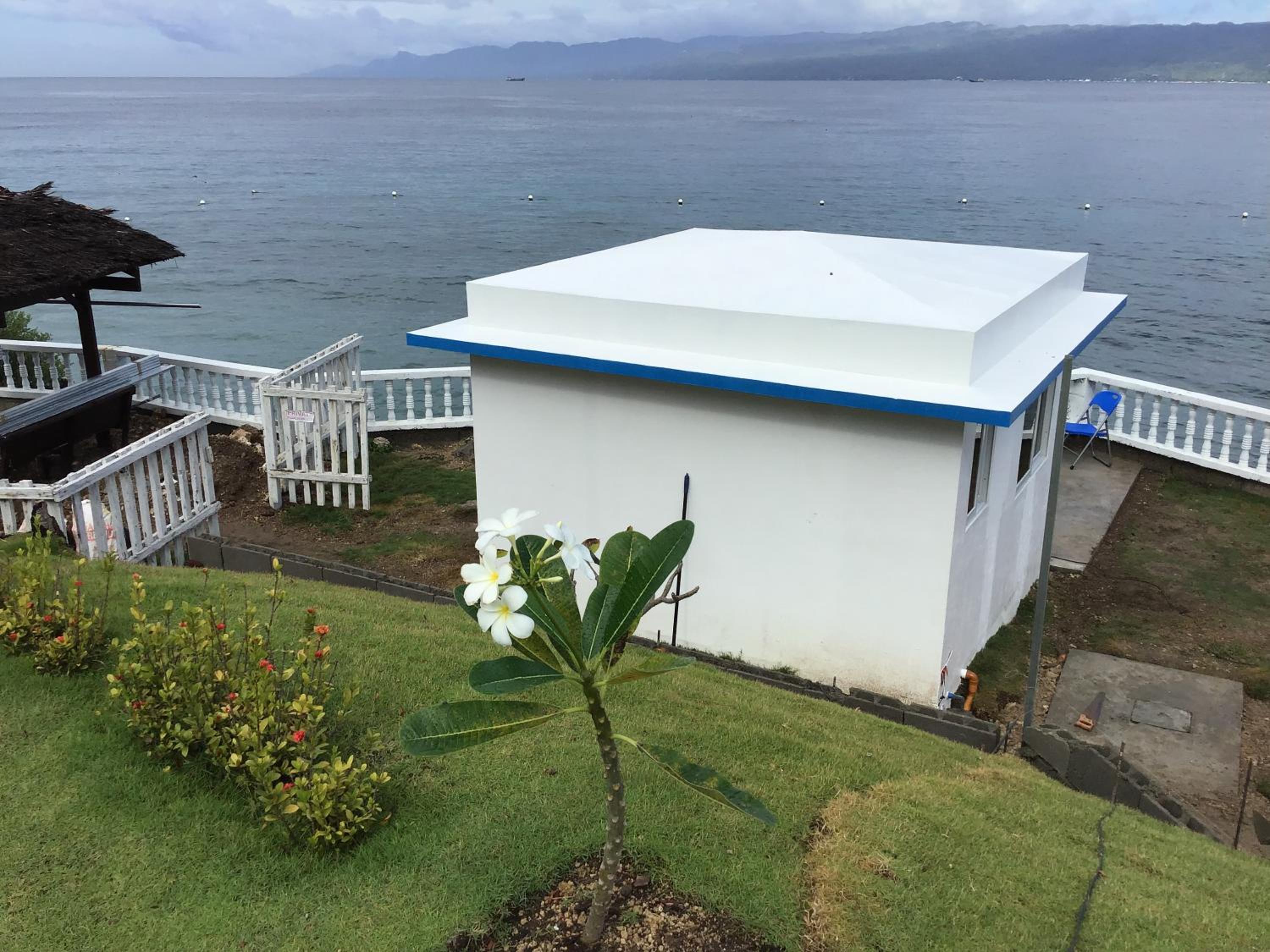 Queen Room with Sea View - Photo 13