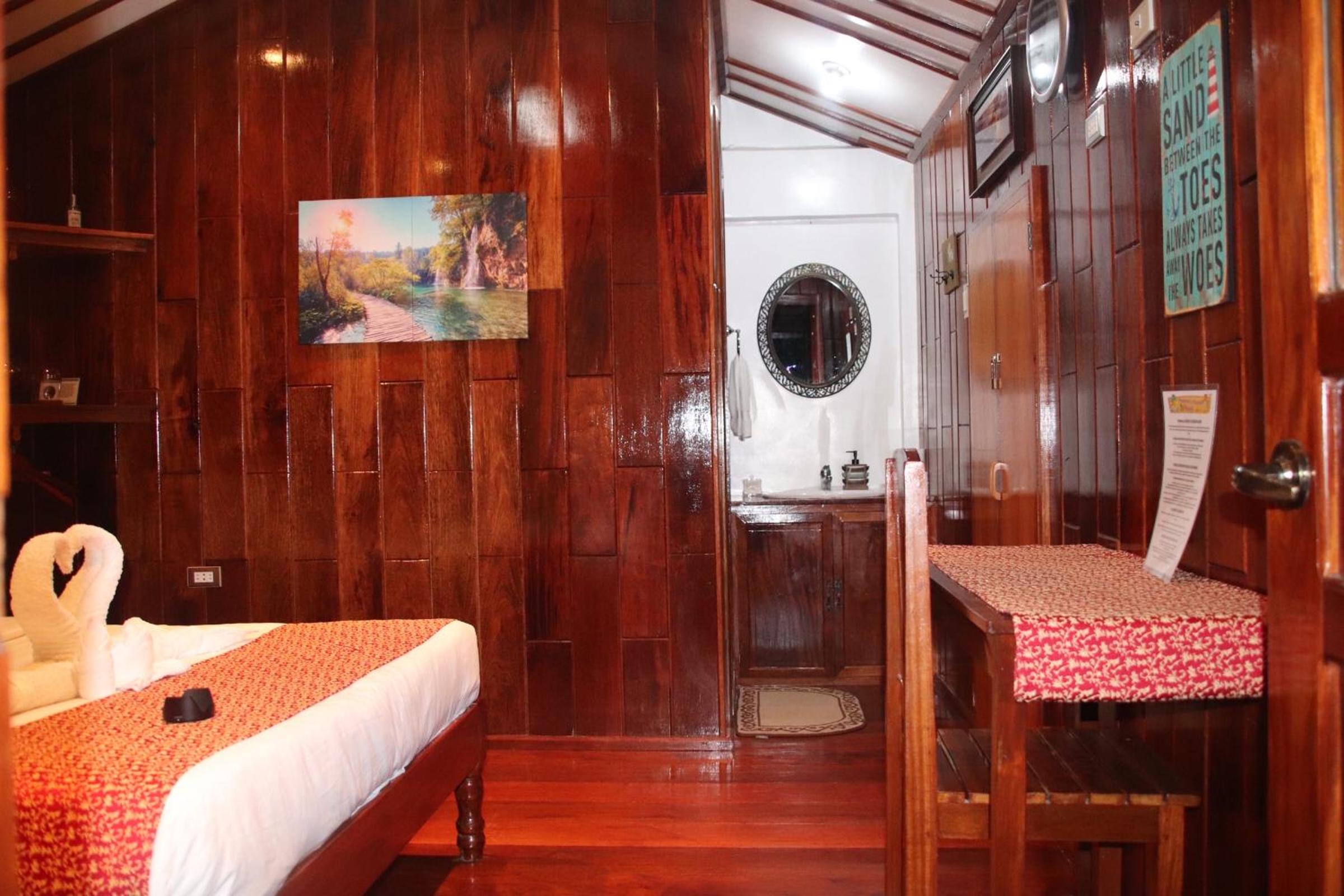 Deluxe Double Room - Photo 10