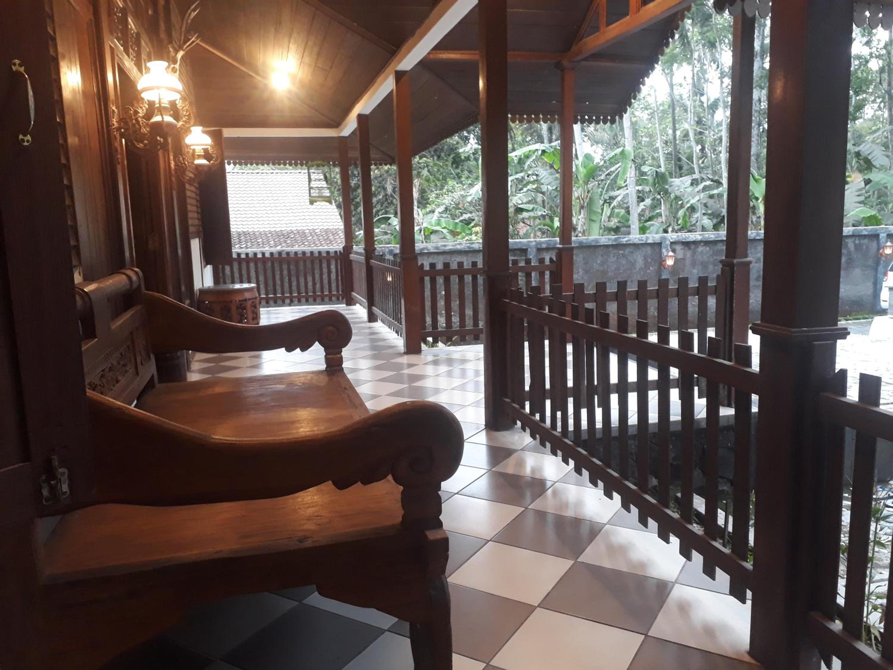 Four-Bedroom House - Photo 8