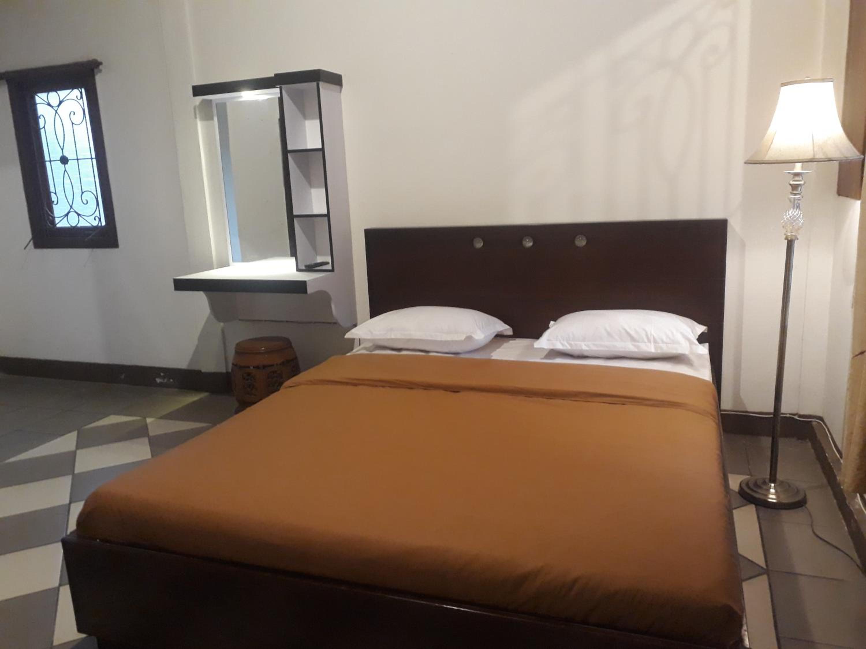 Four-Bedroom House - Photo 9