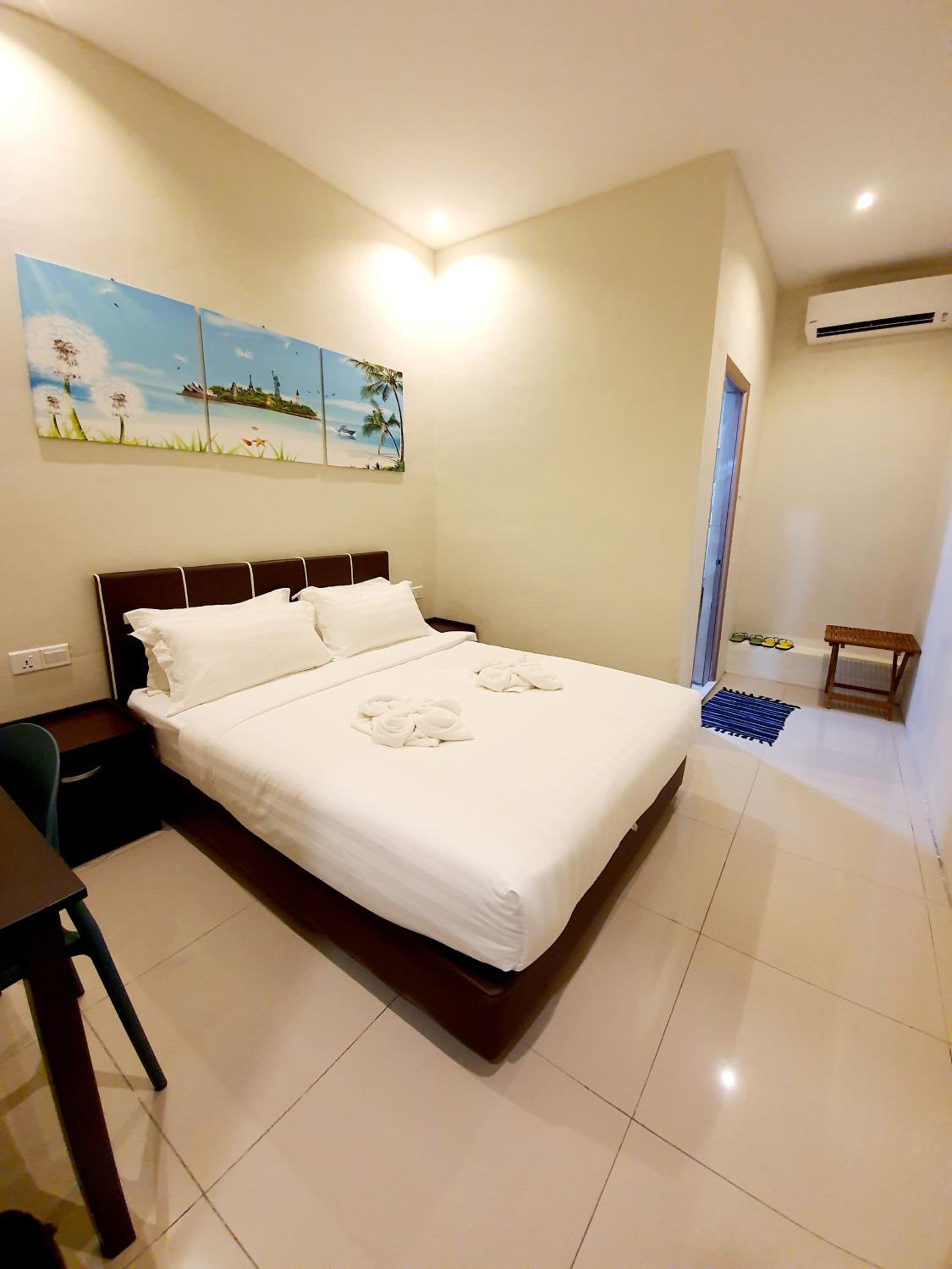 Standard Double Room without Window photo 2