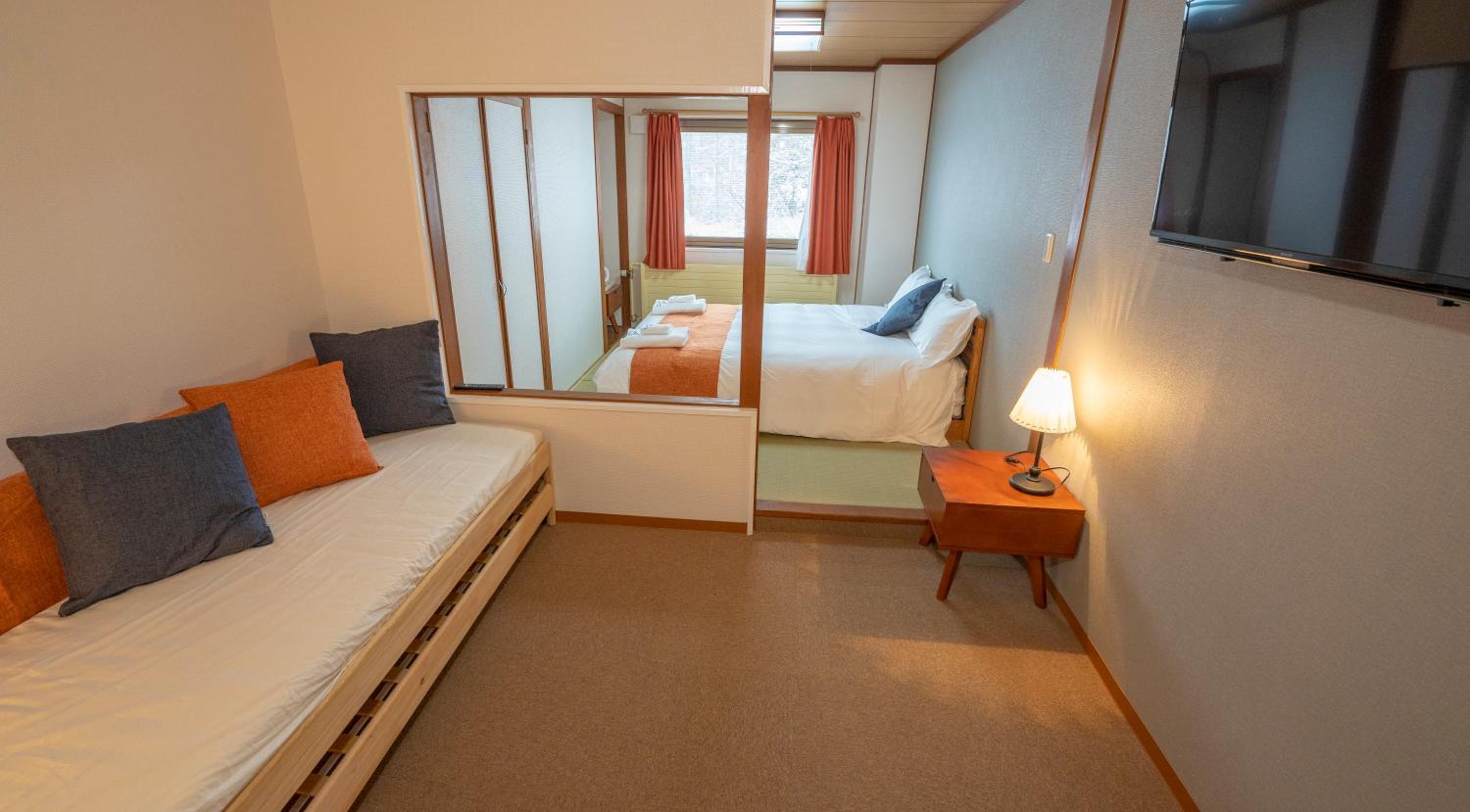 Japanese-Style Room with Private Bathroom photo 1