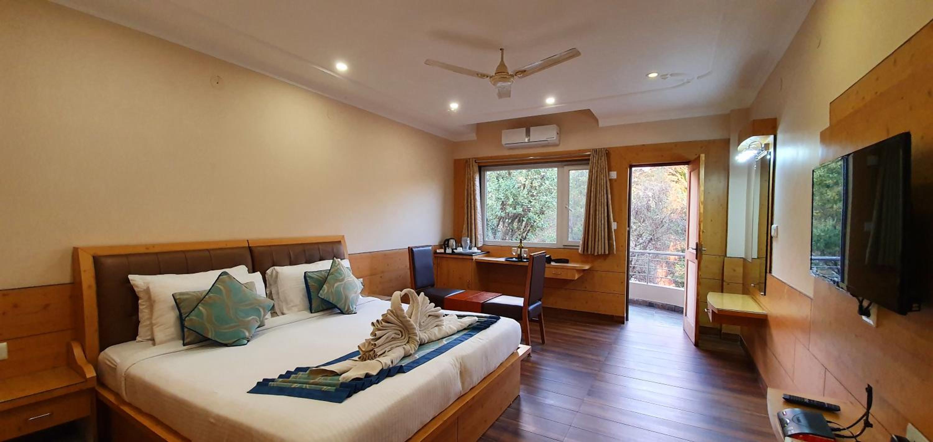 Double Room with Mountain View - Photo 8