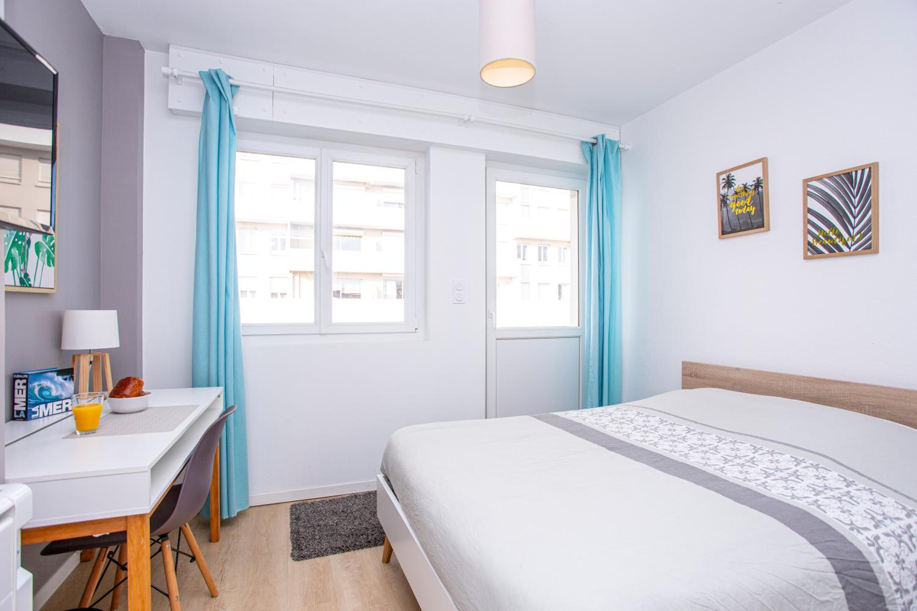 Apartment with Balcony - Photo 14