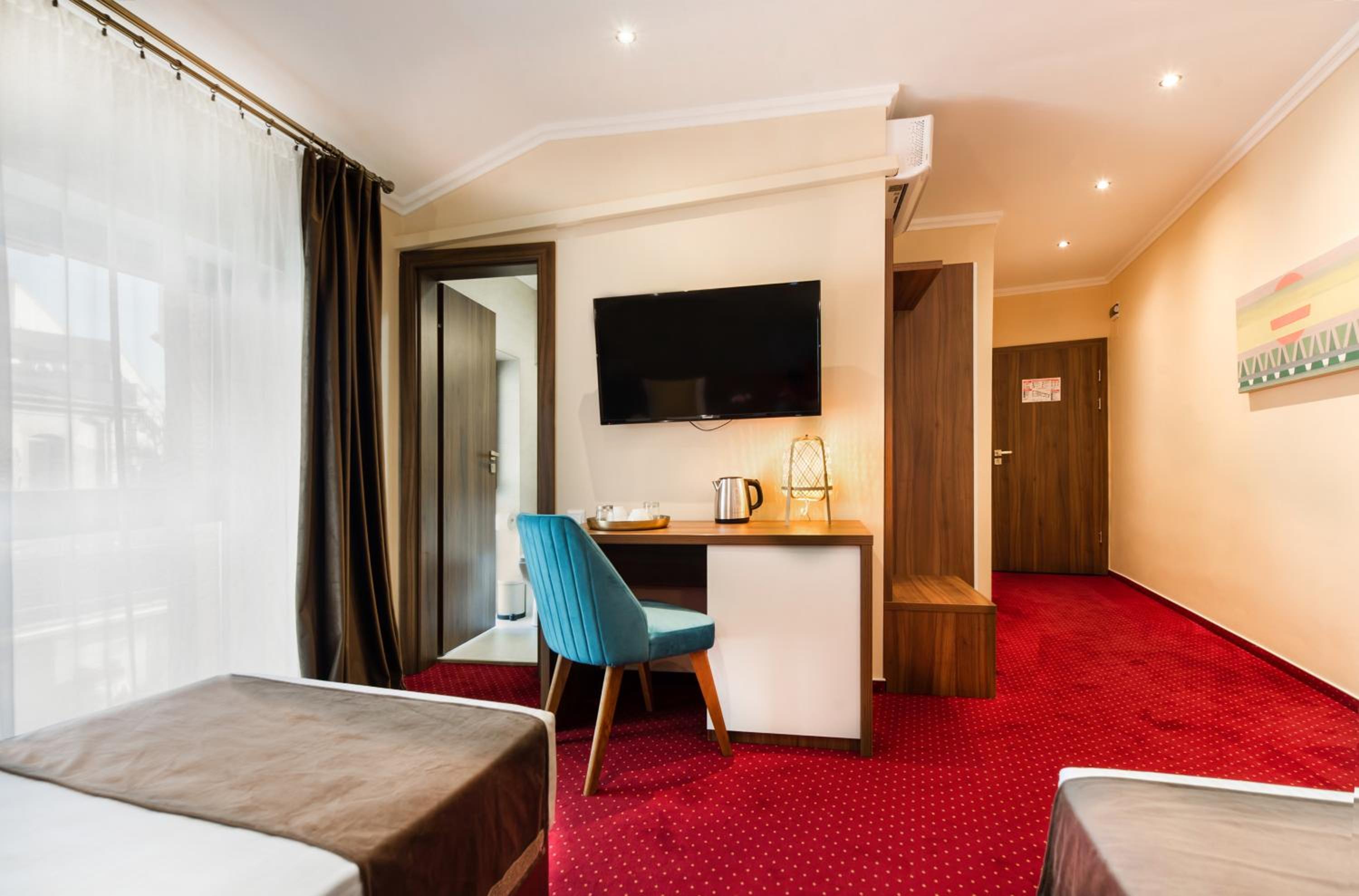 Superior King Room - Photo 3