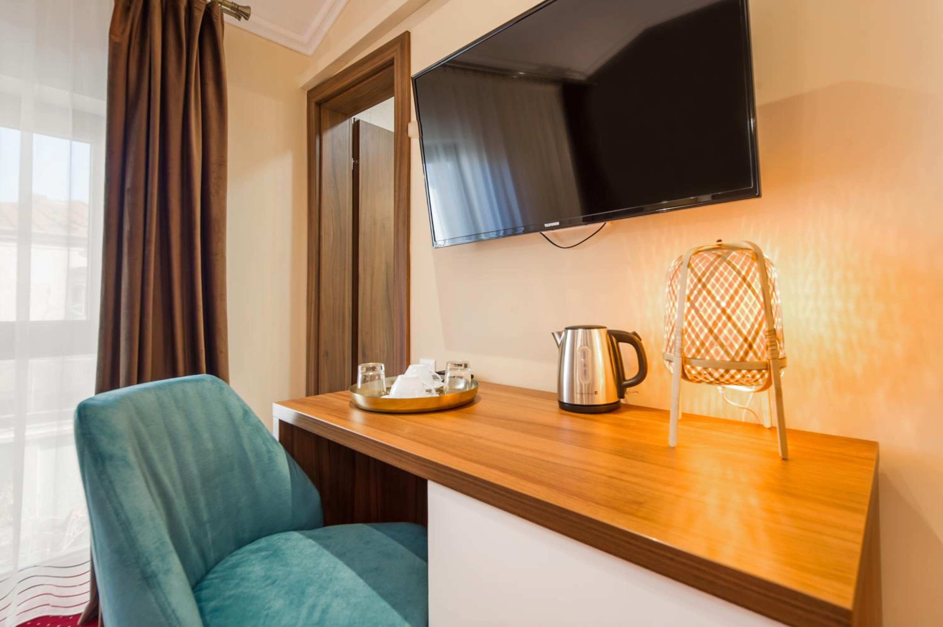 Superior King Room - Photo 2
