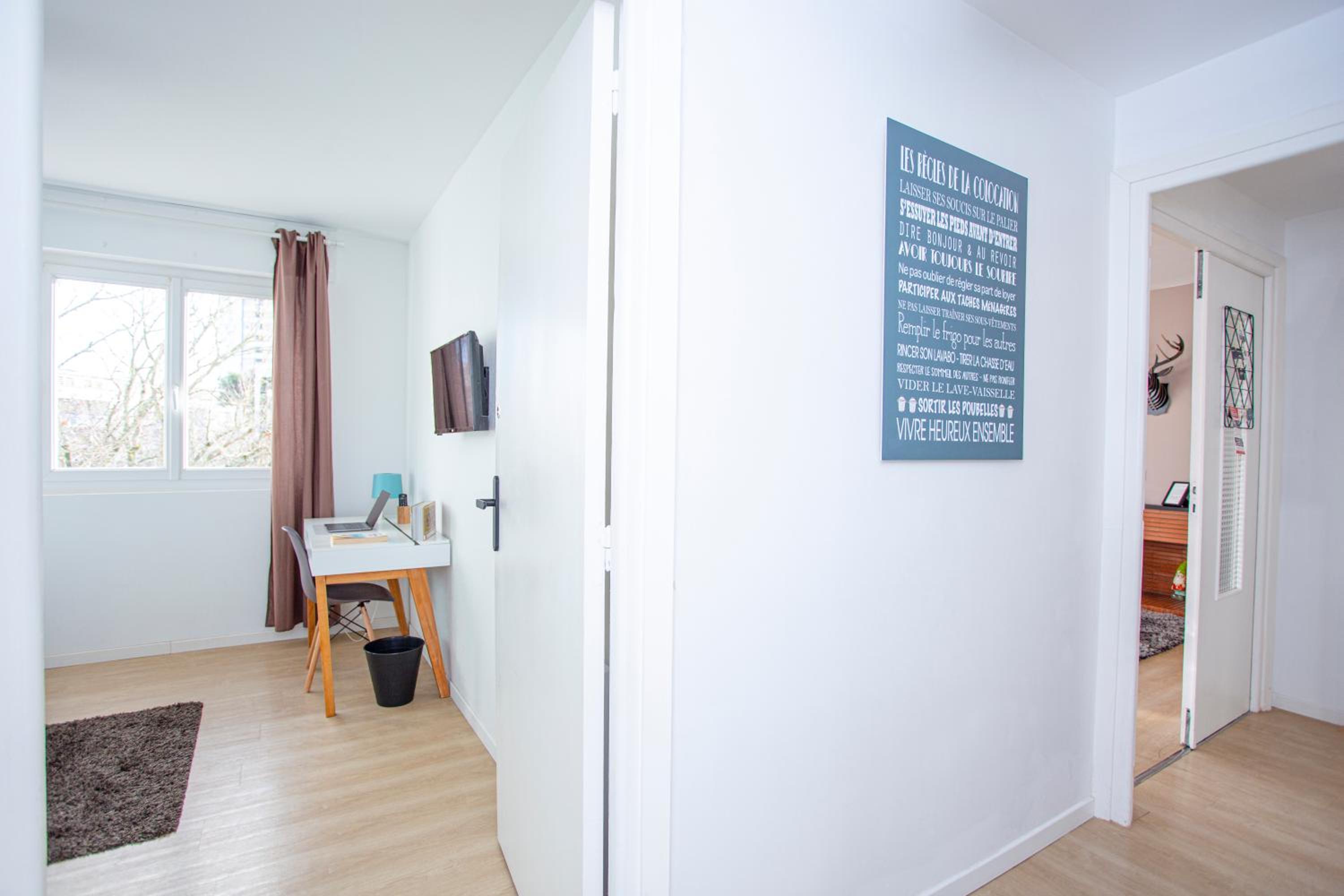 Apartment with Balcony - Photo 12
