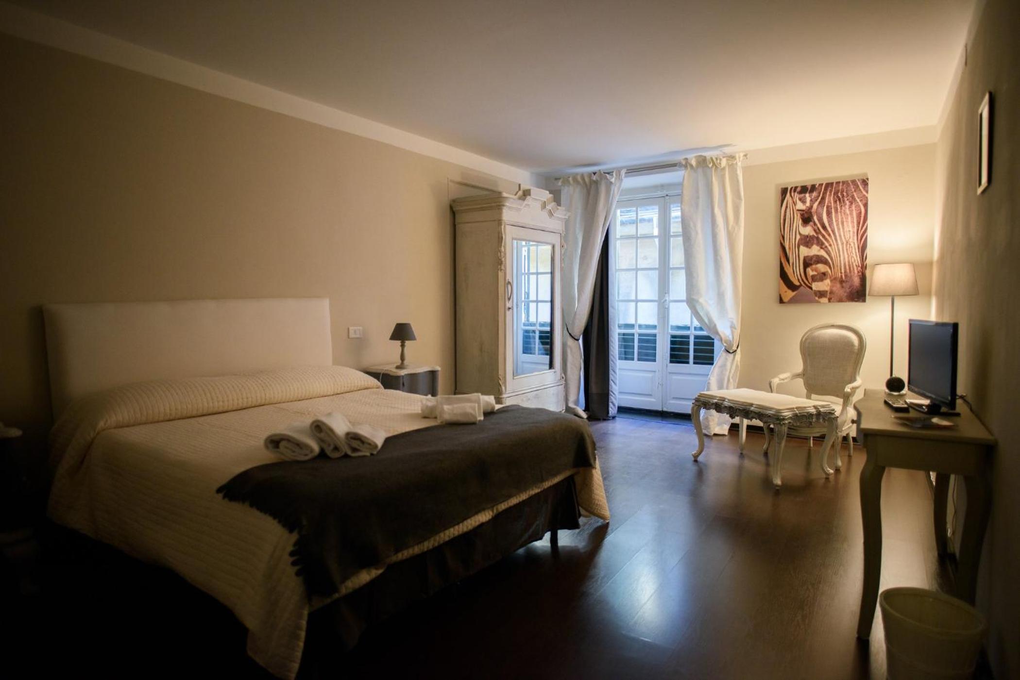 Double Room with Private Bathroom photo 3