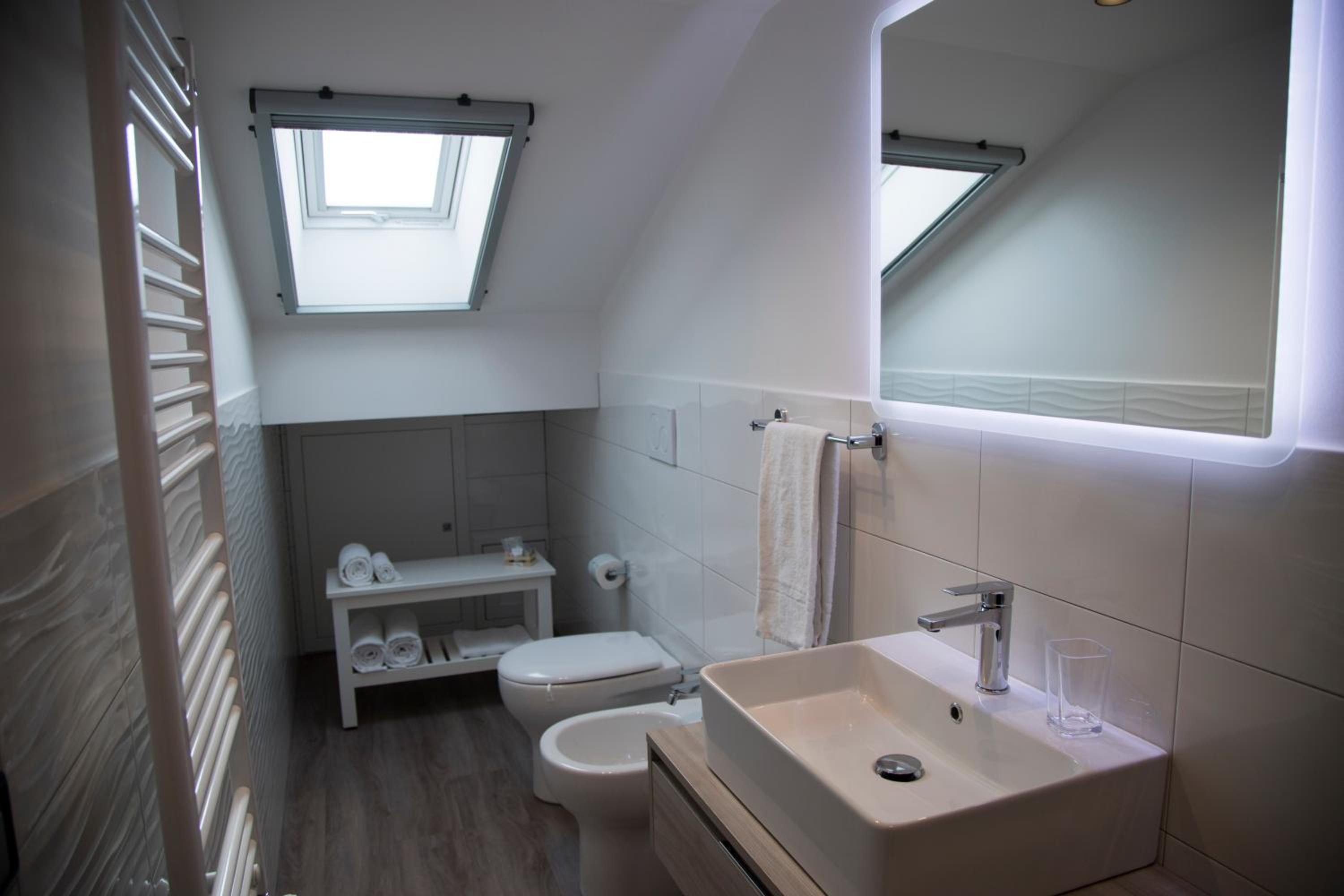 Standard Double or Twin Room photo 3
