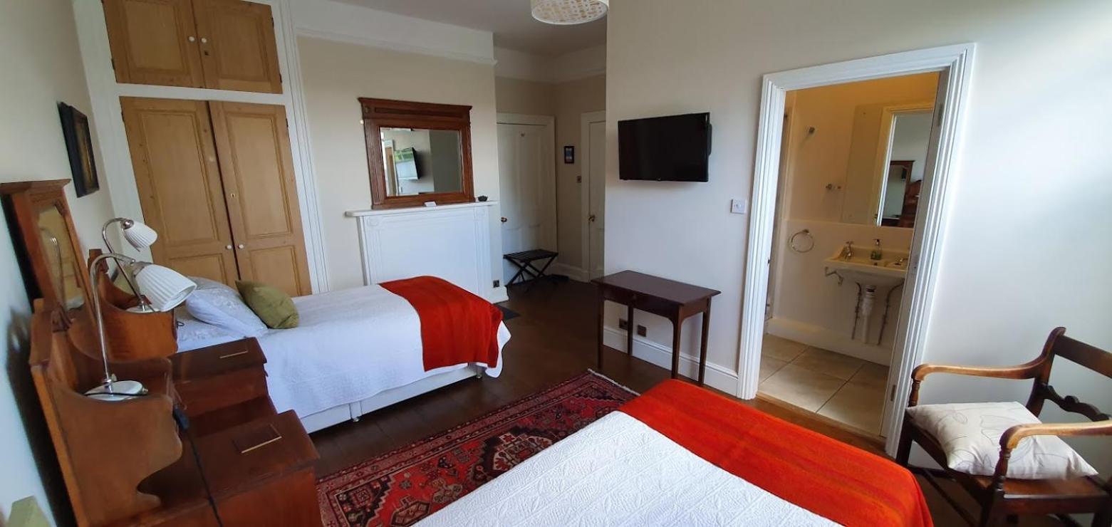 Twin Room with Shower photo 2
