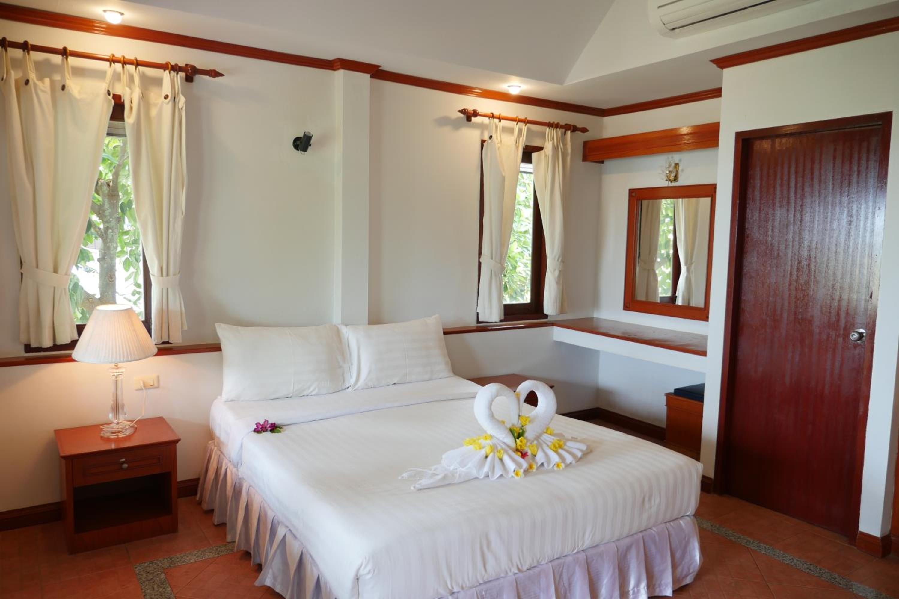 Deluxe Double with Garden View - Photo 9