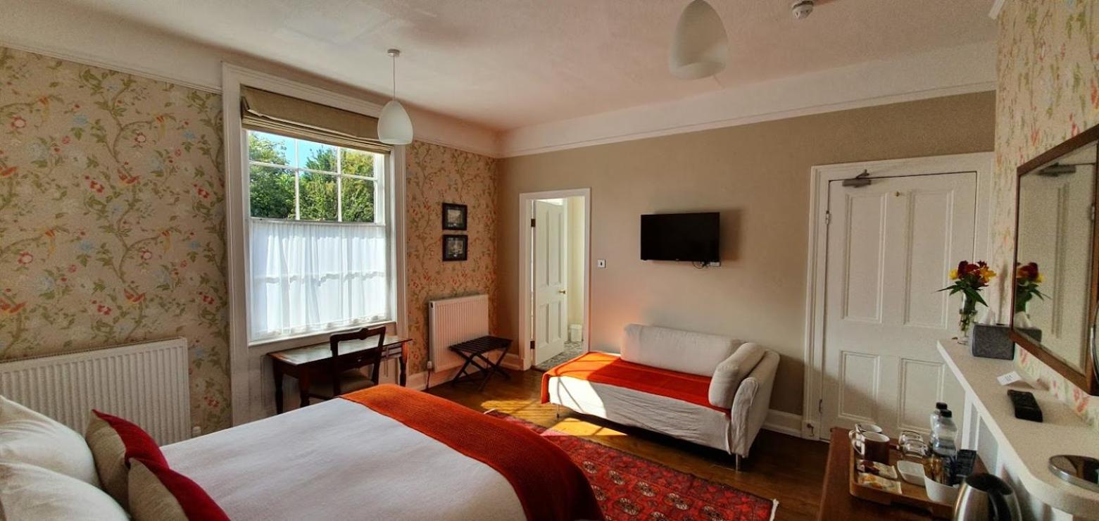 Double Room with Private Bathroom photo 3