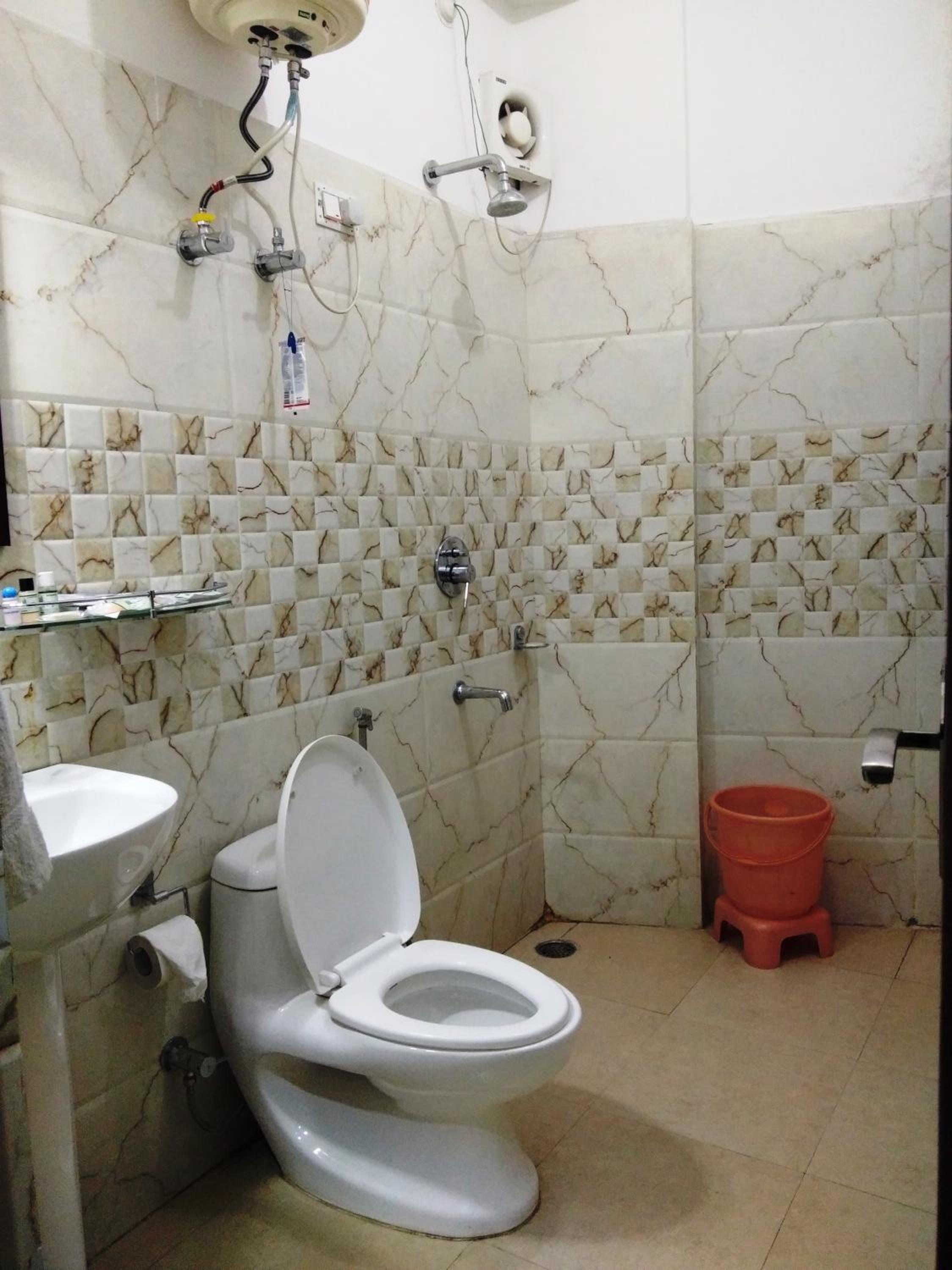 Deluxe Room - Photo 8