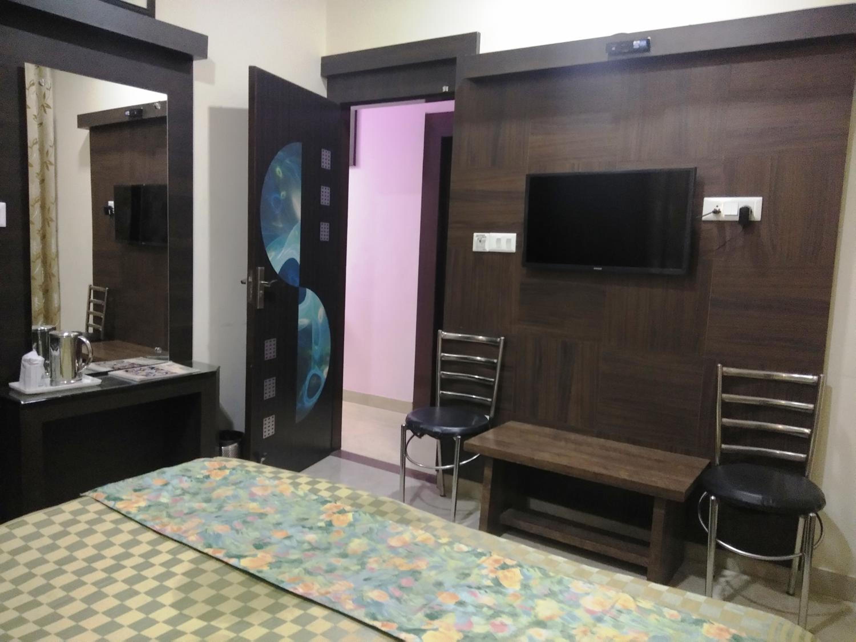 Deluxe Room - Photo 18