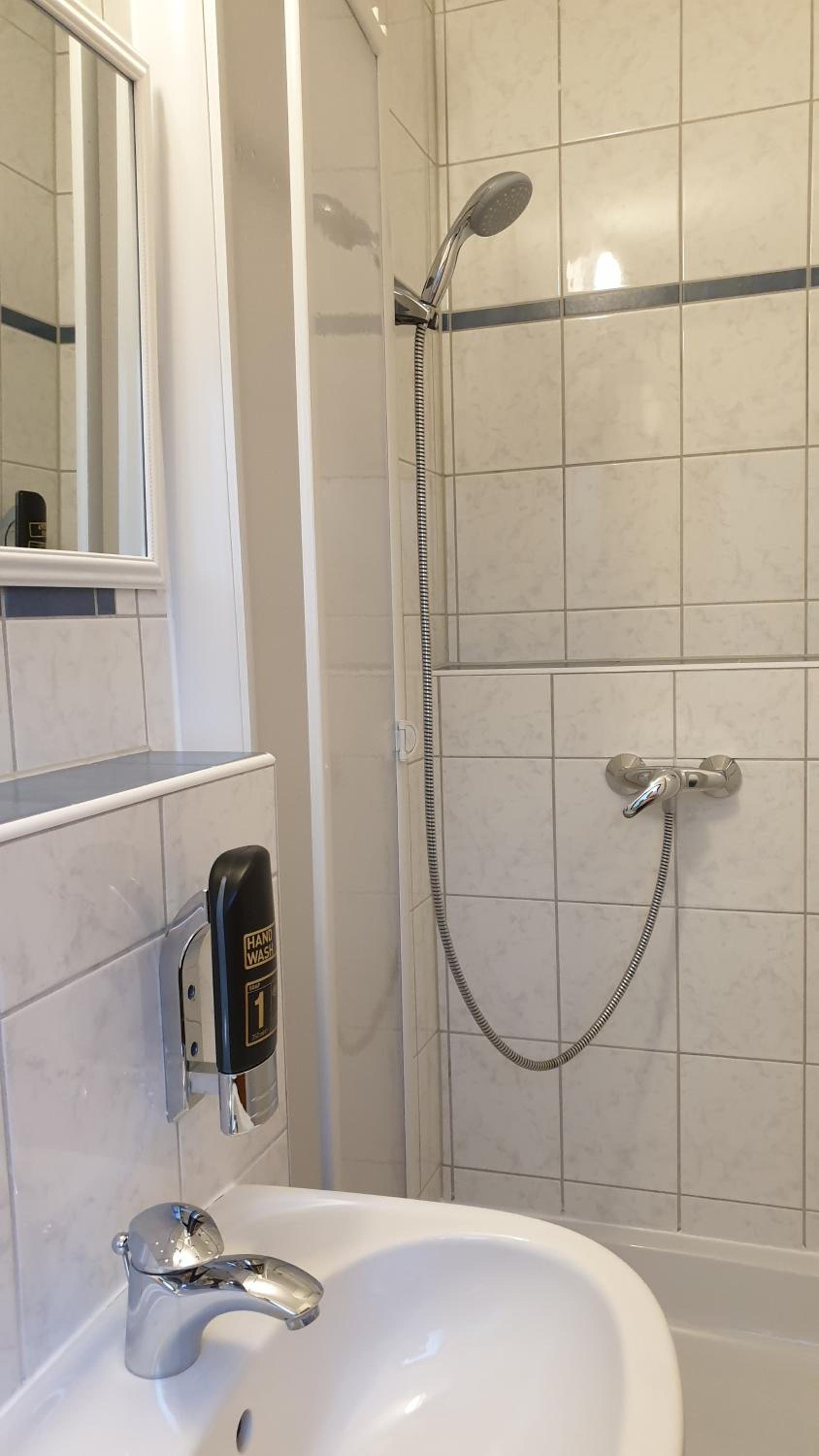 Single Room photo 3