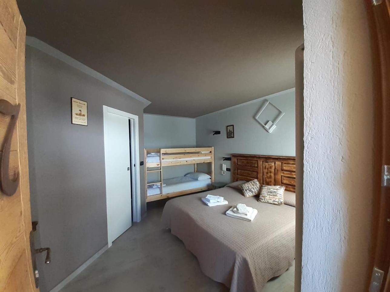 Quadruple Room - Photo 12