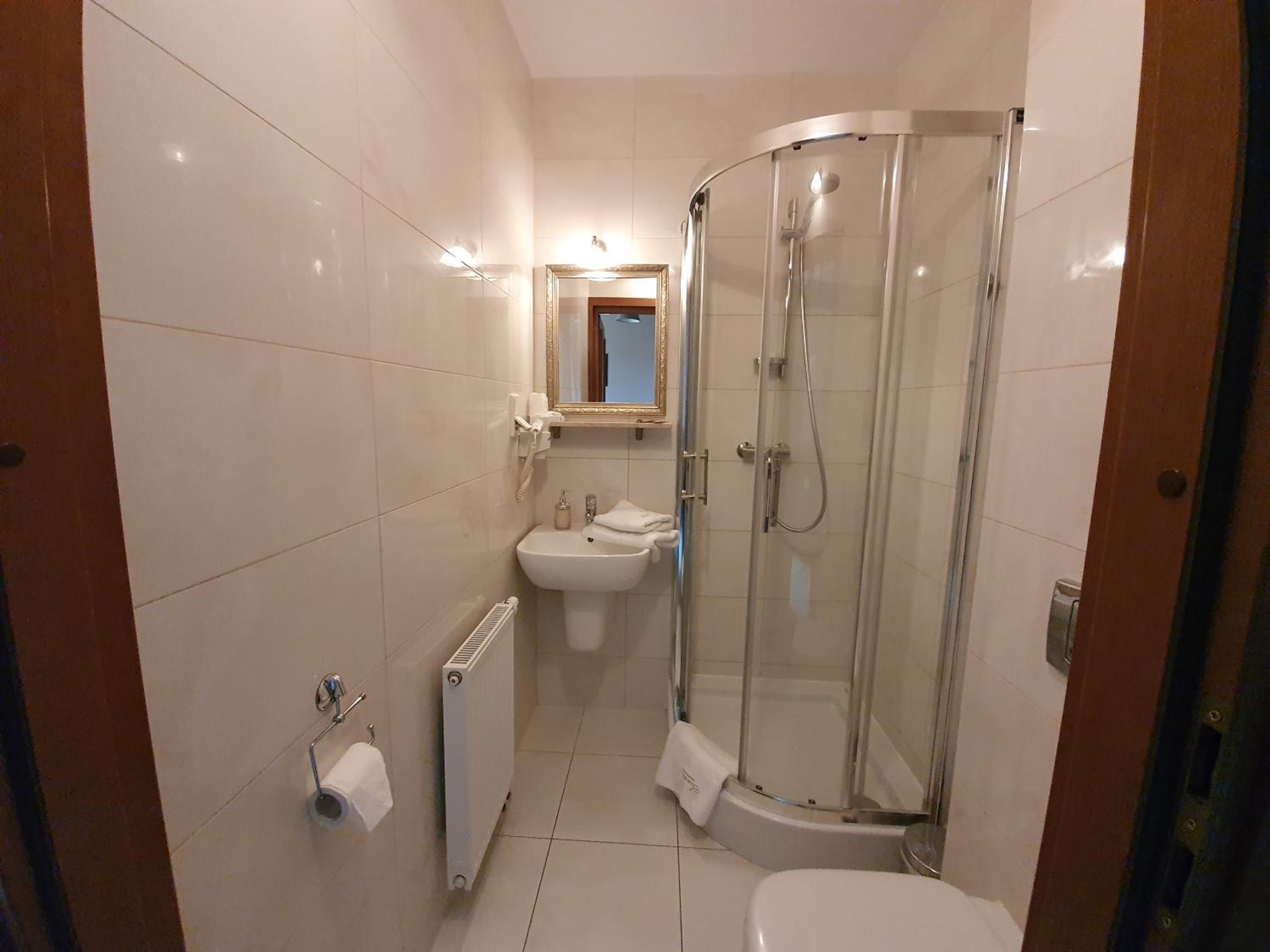 Double Room - Photo 7