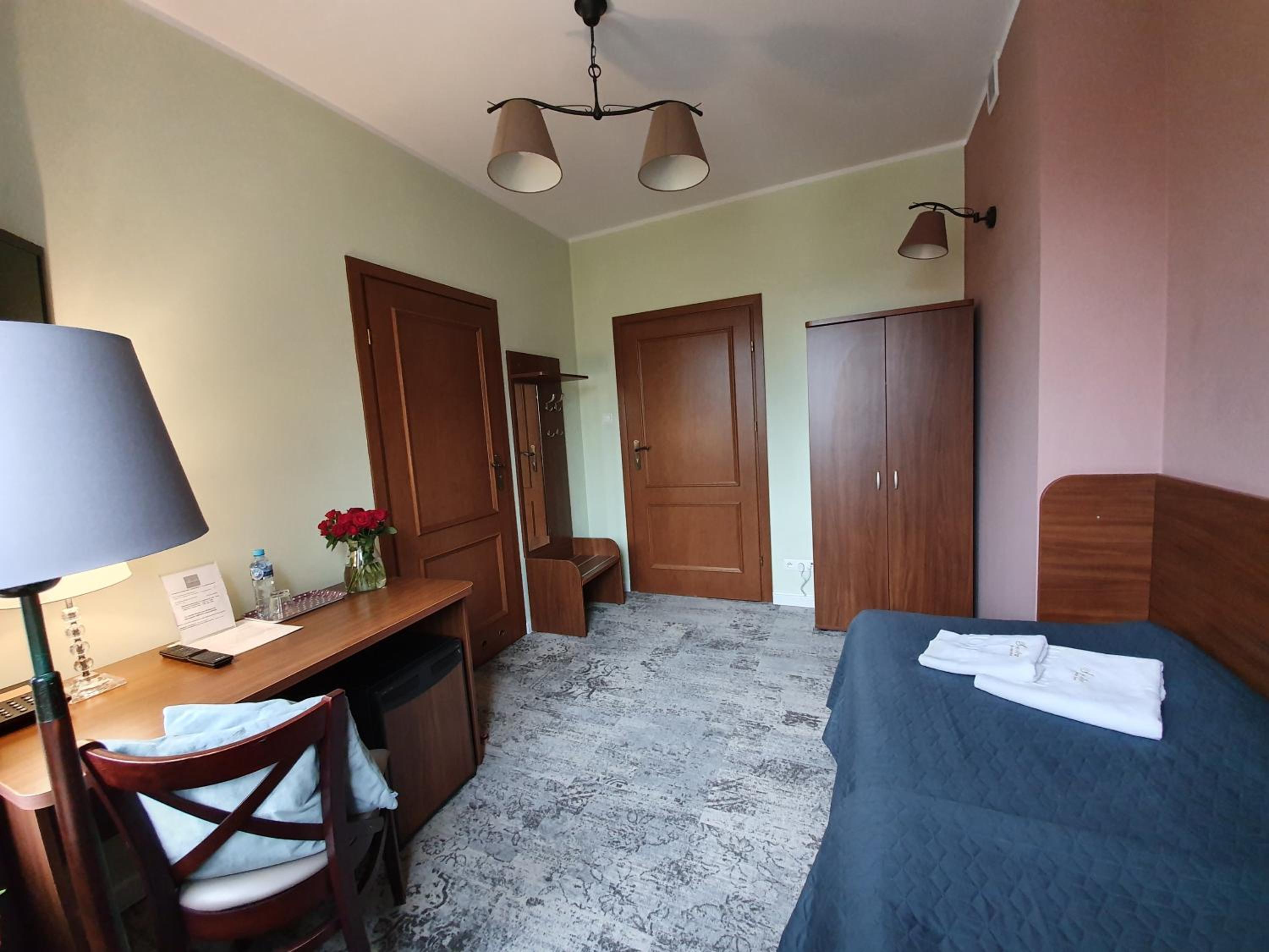 Single Room photo 2