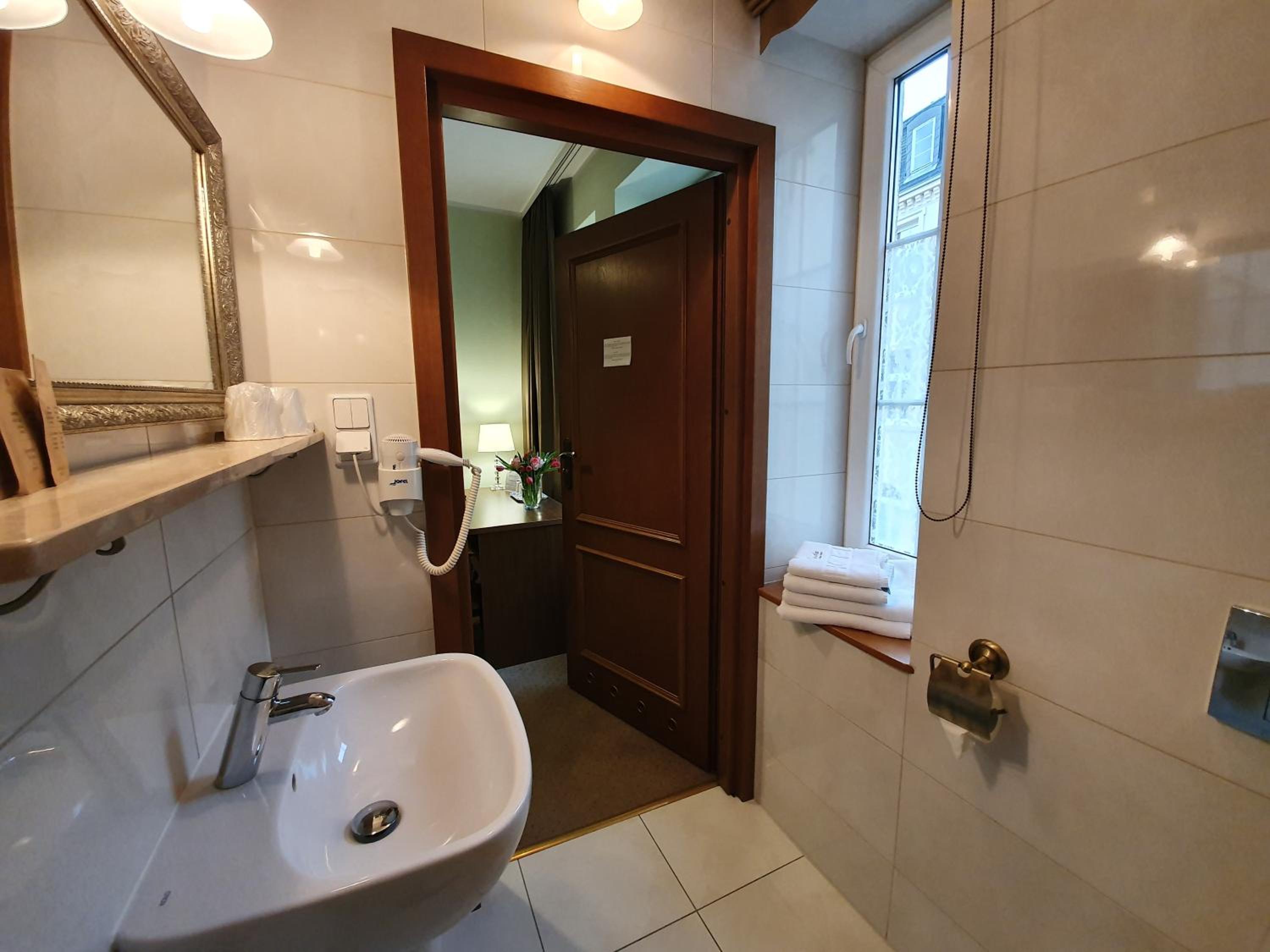 Double Room - Photo 2