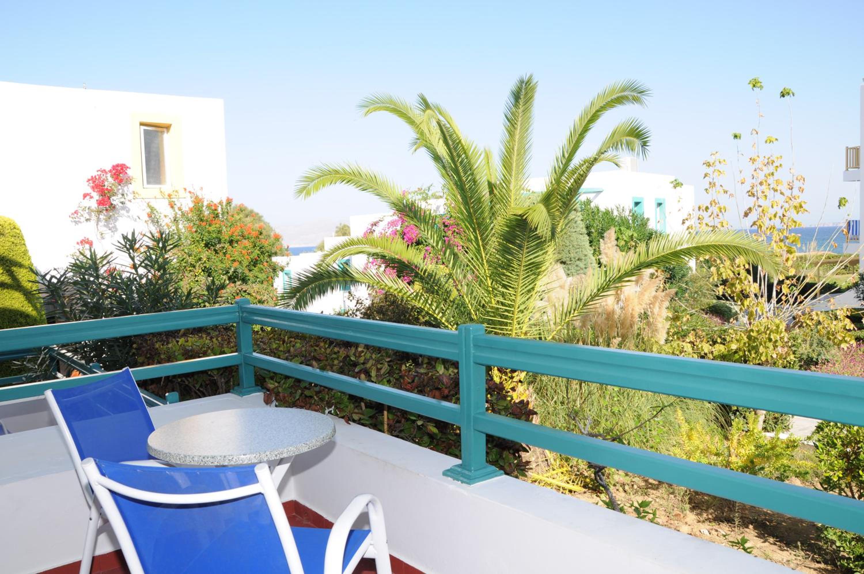 Double or Twin Room with Garden View - Photo 2