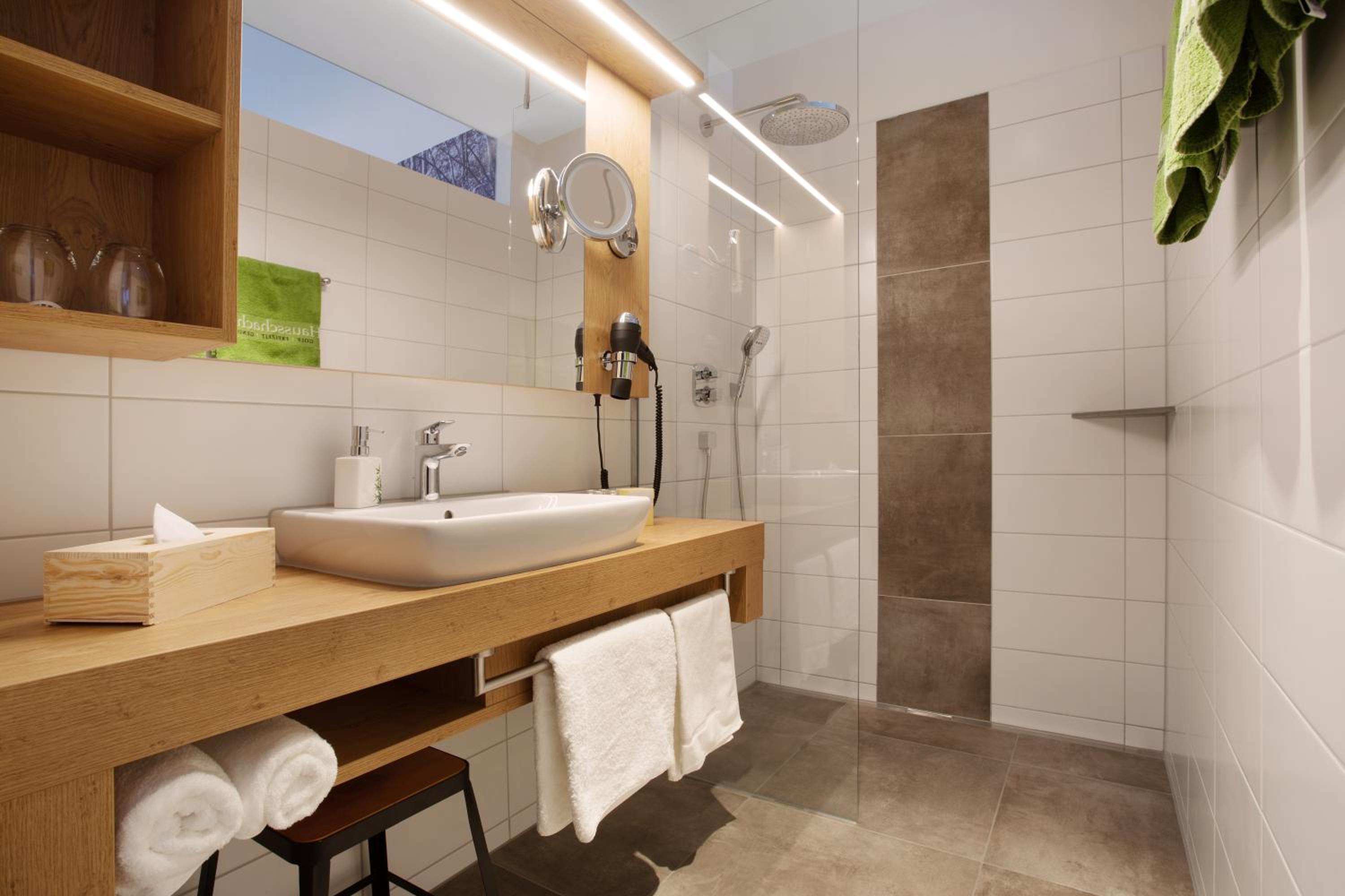 Large Double Room photo 3