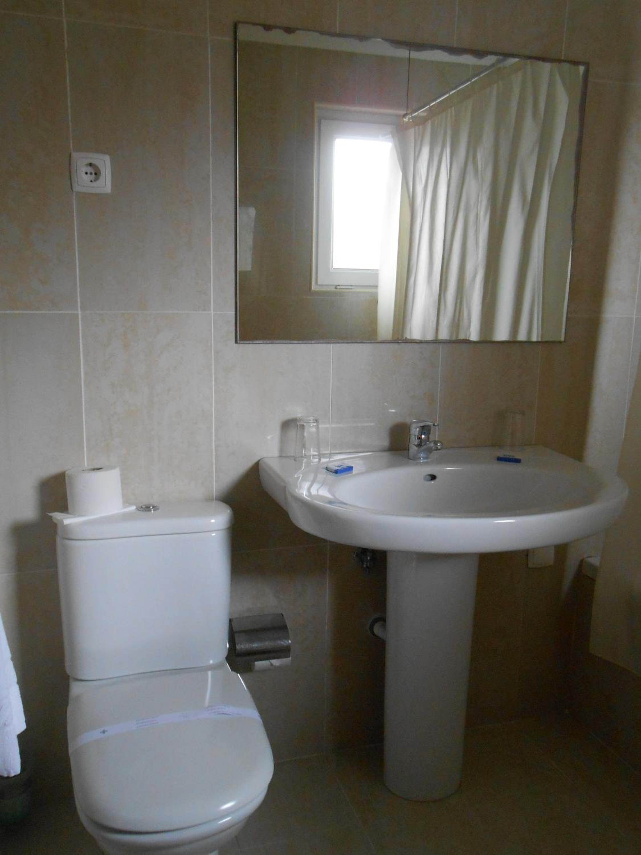 Double Room - Photo 2