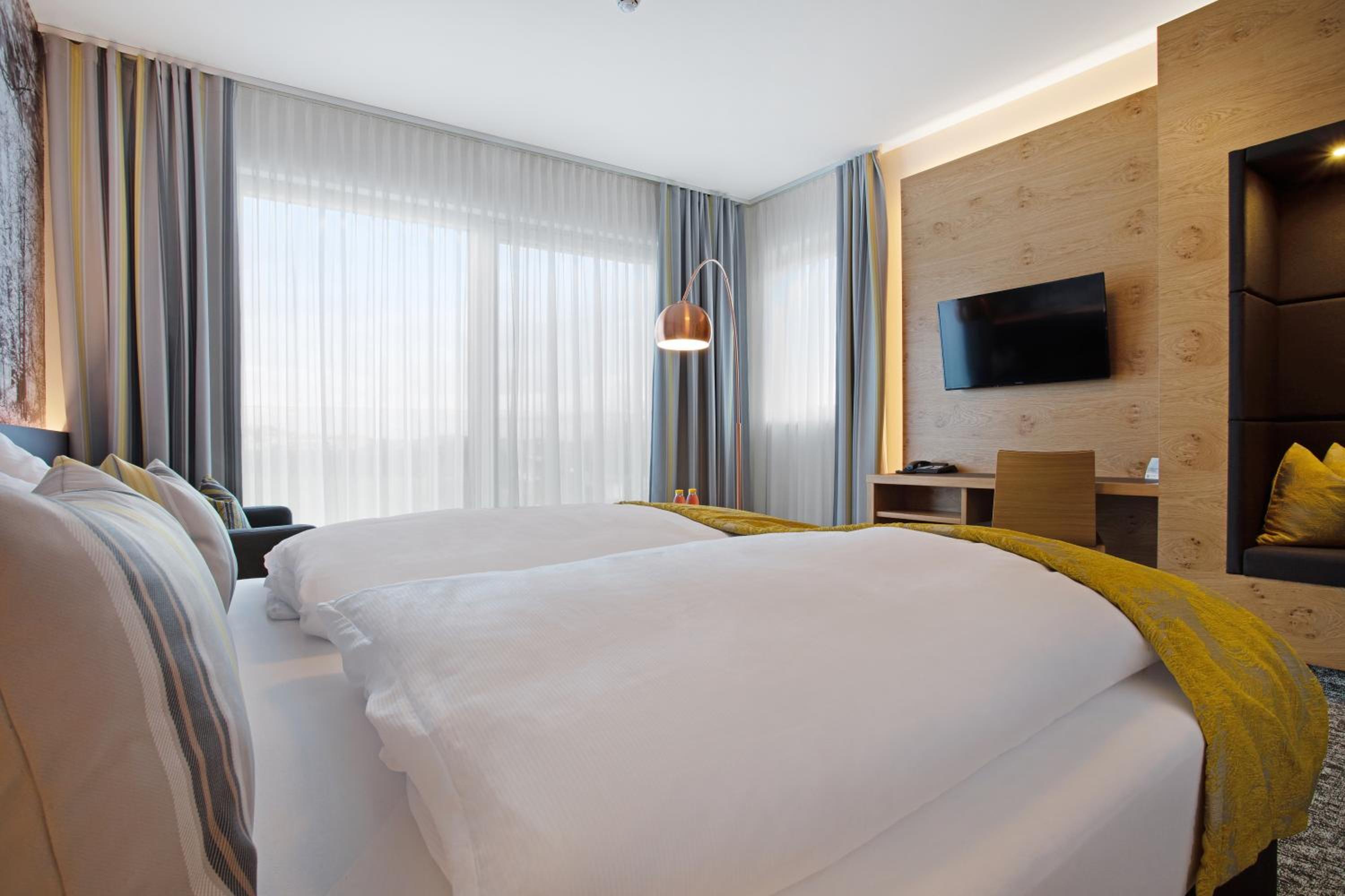 Double Room with Lake View photo 3
