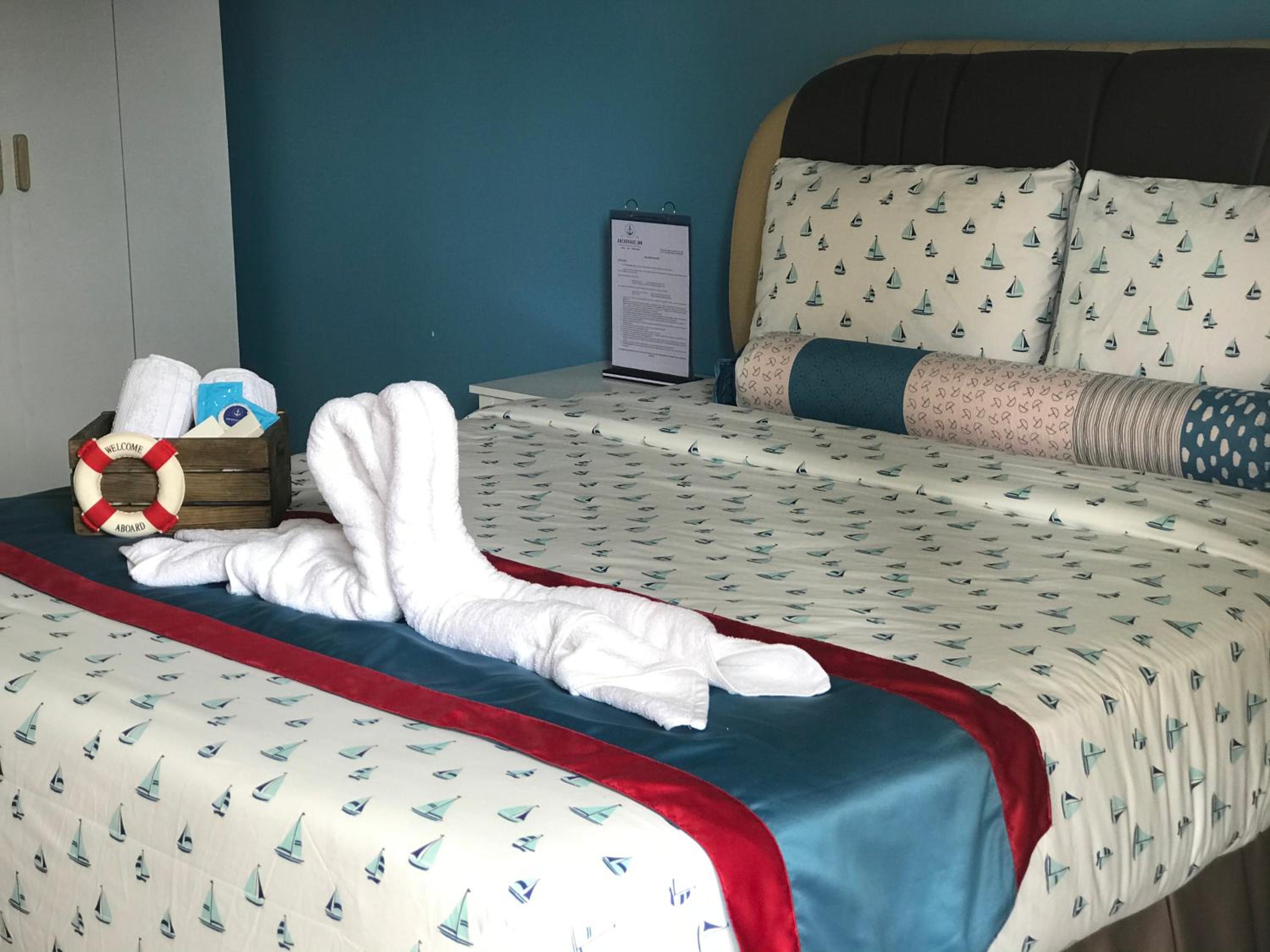 Deluxe Queen Room - Photo 11