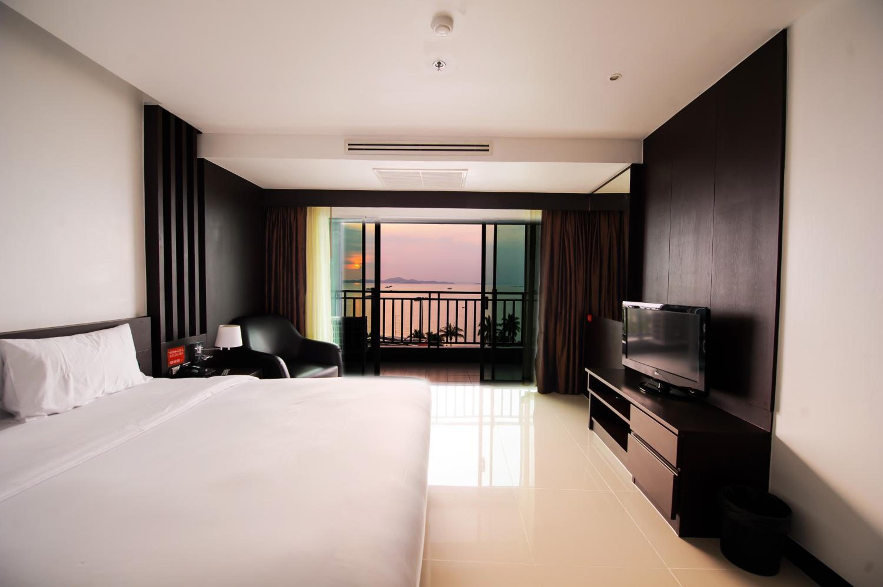 Deluxe King Room with Sea View