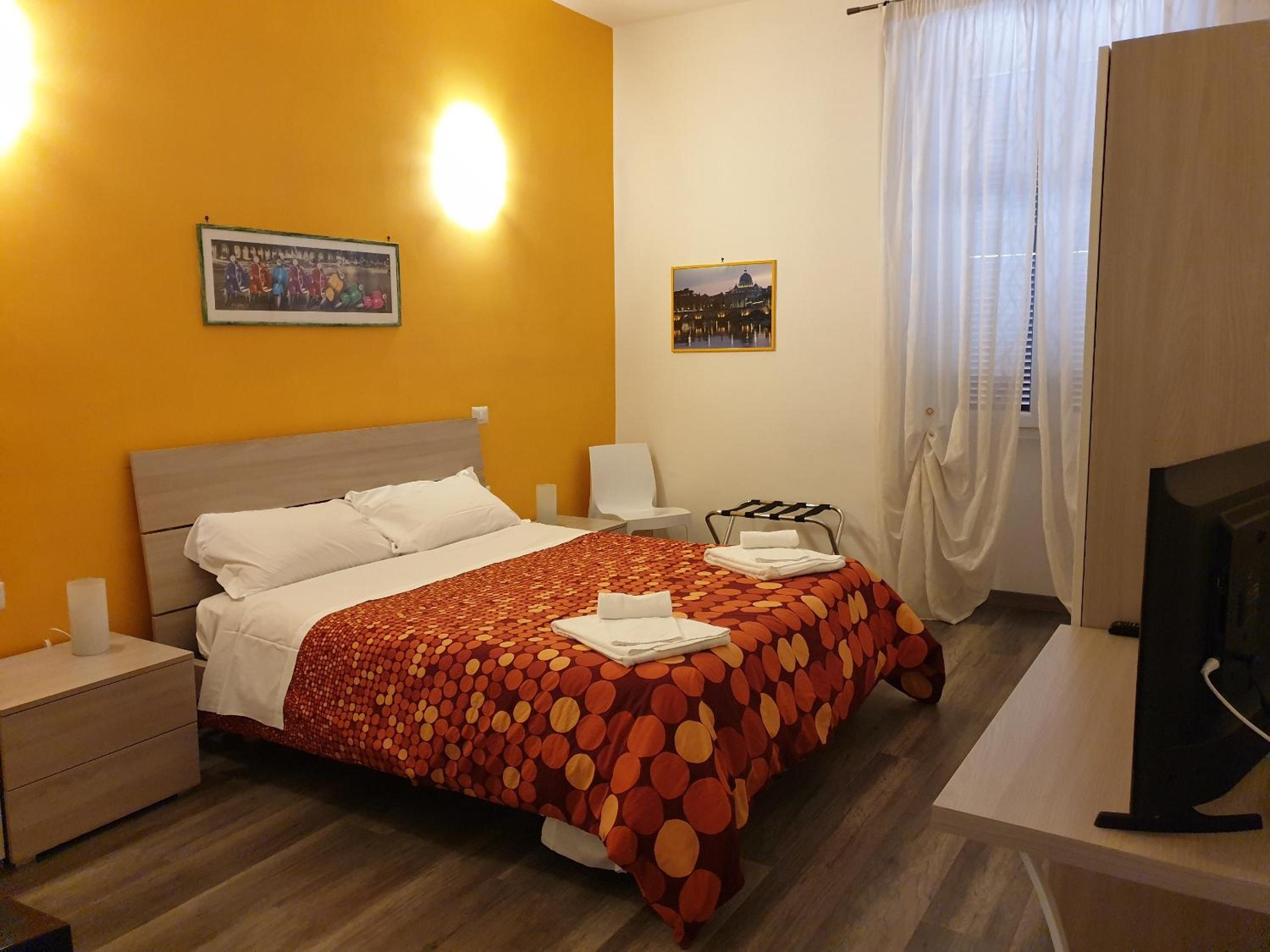 Large Double Room photo 2