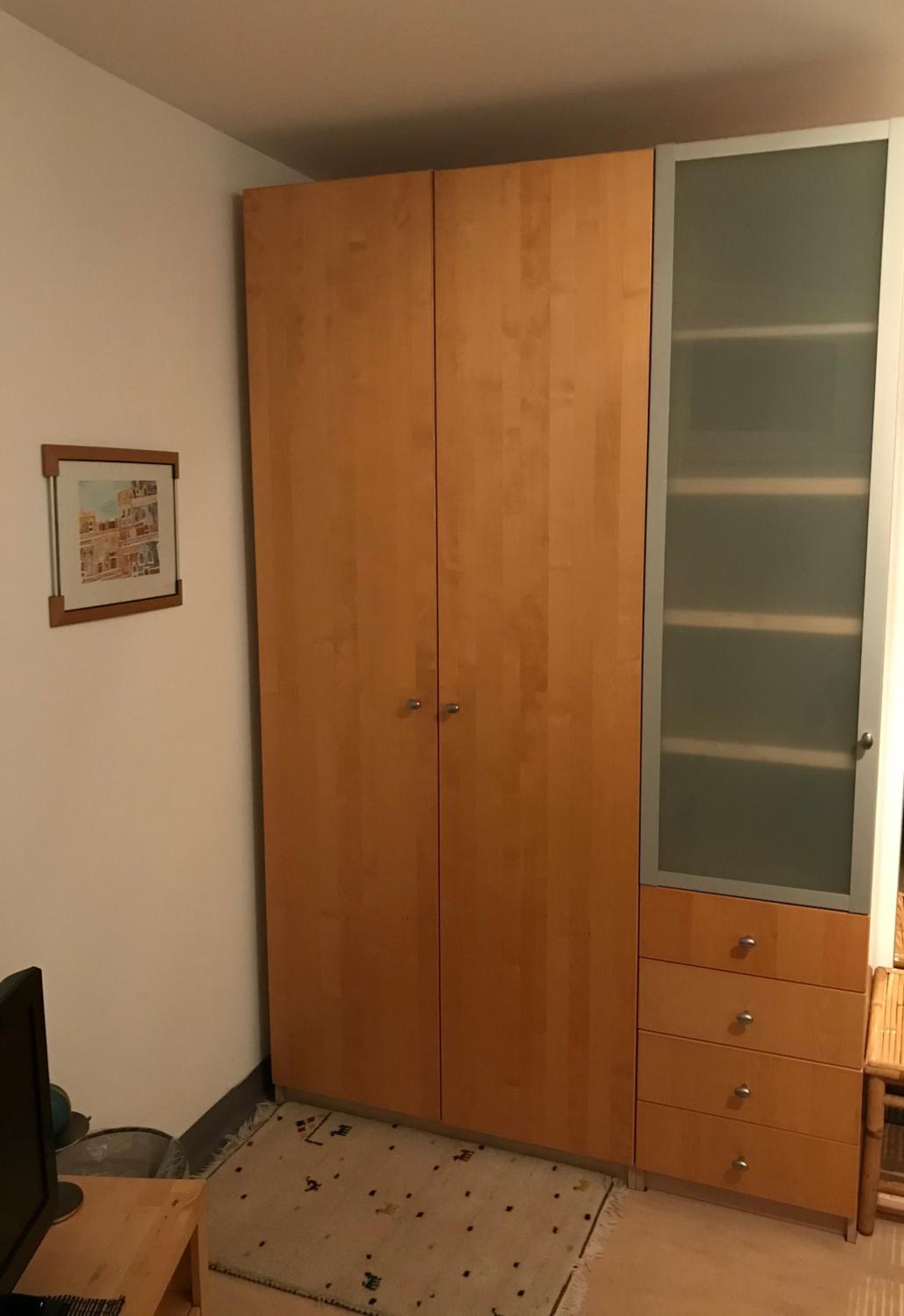 Family Room with Private Bathroom - Photo 4