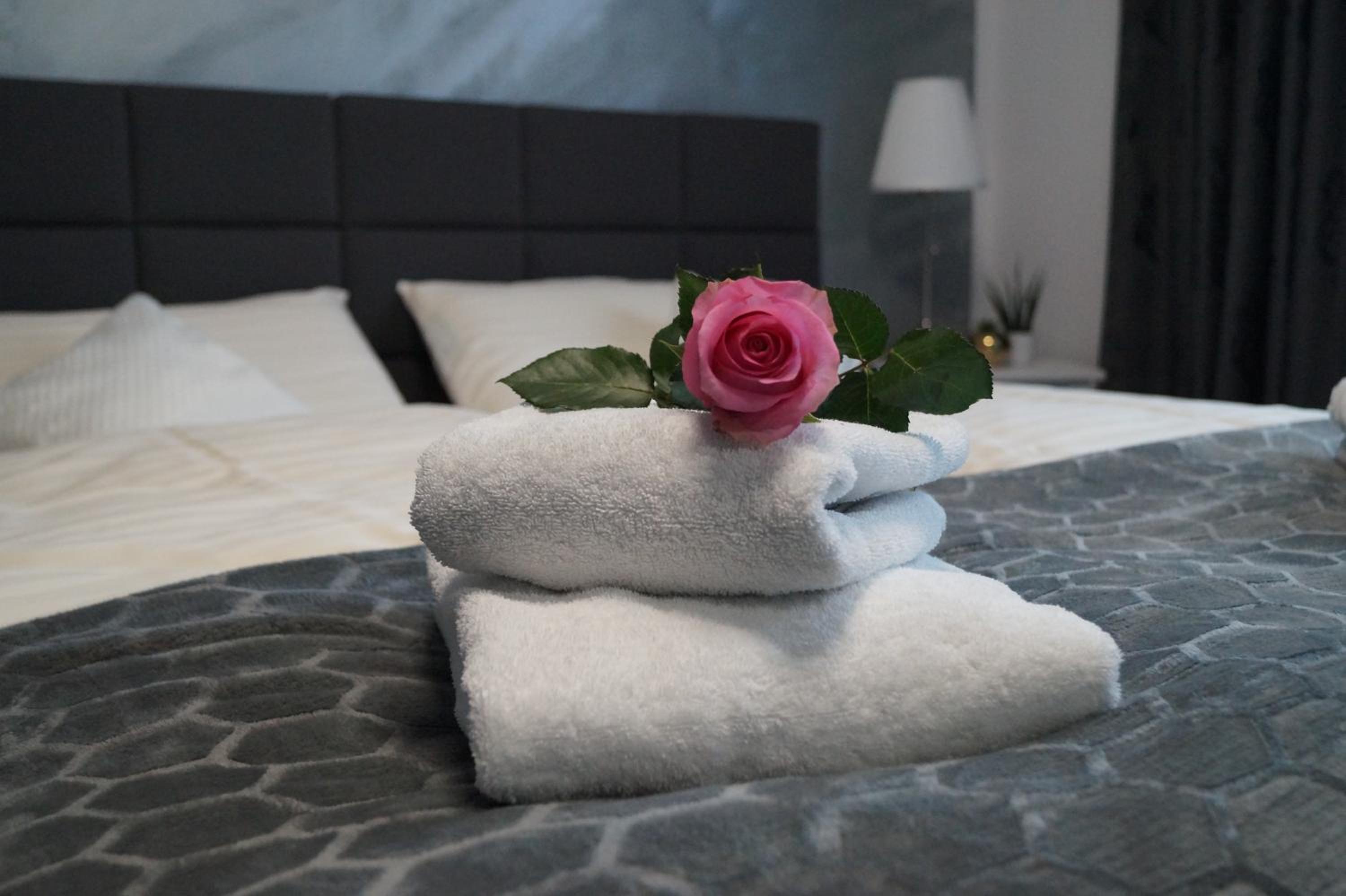 Double Room with Private Bathroom - Photo 2